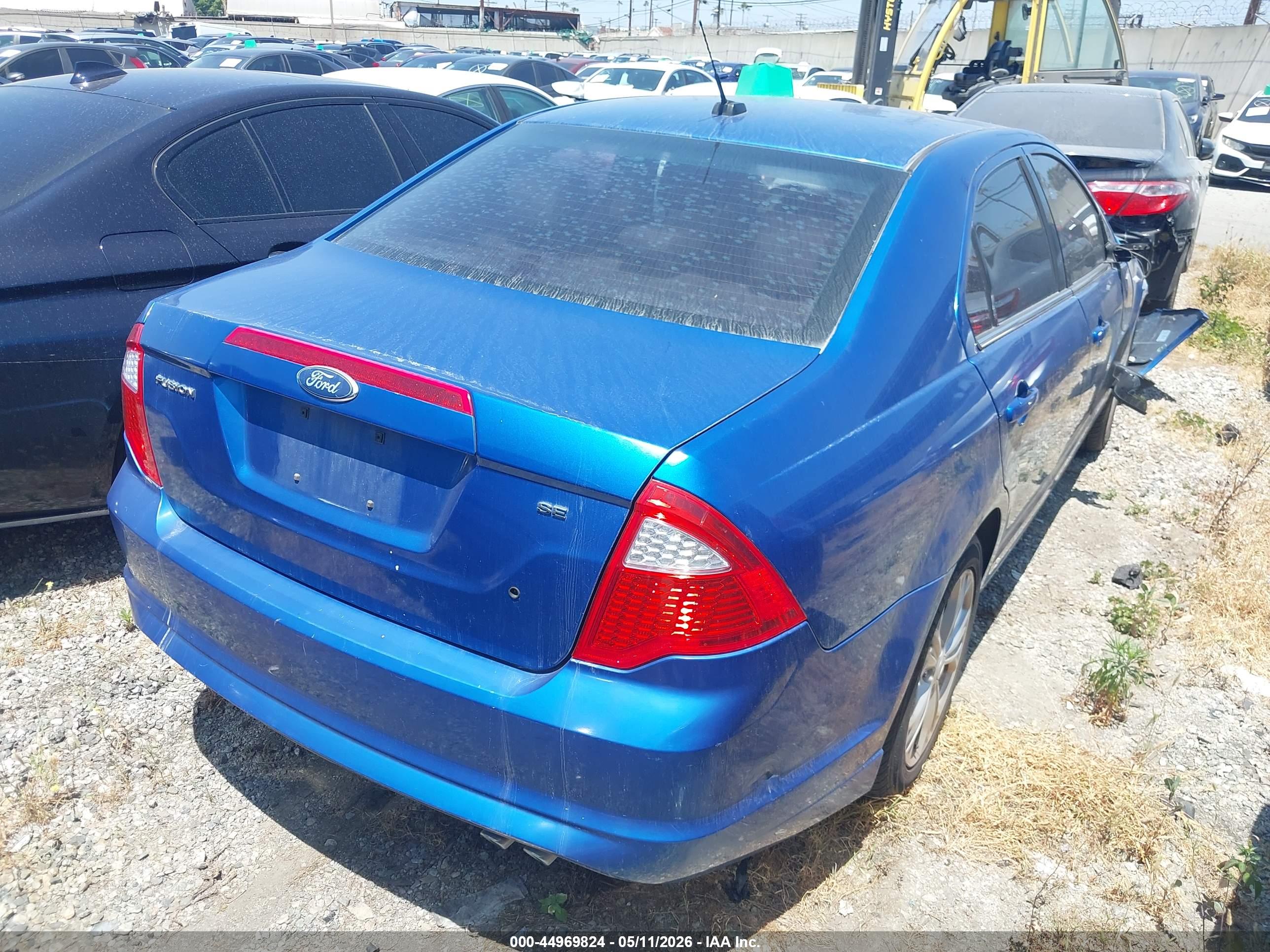 FORD FUSION image 4