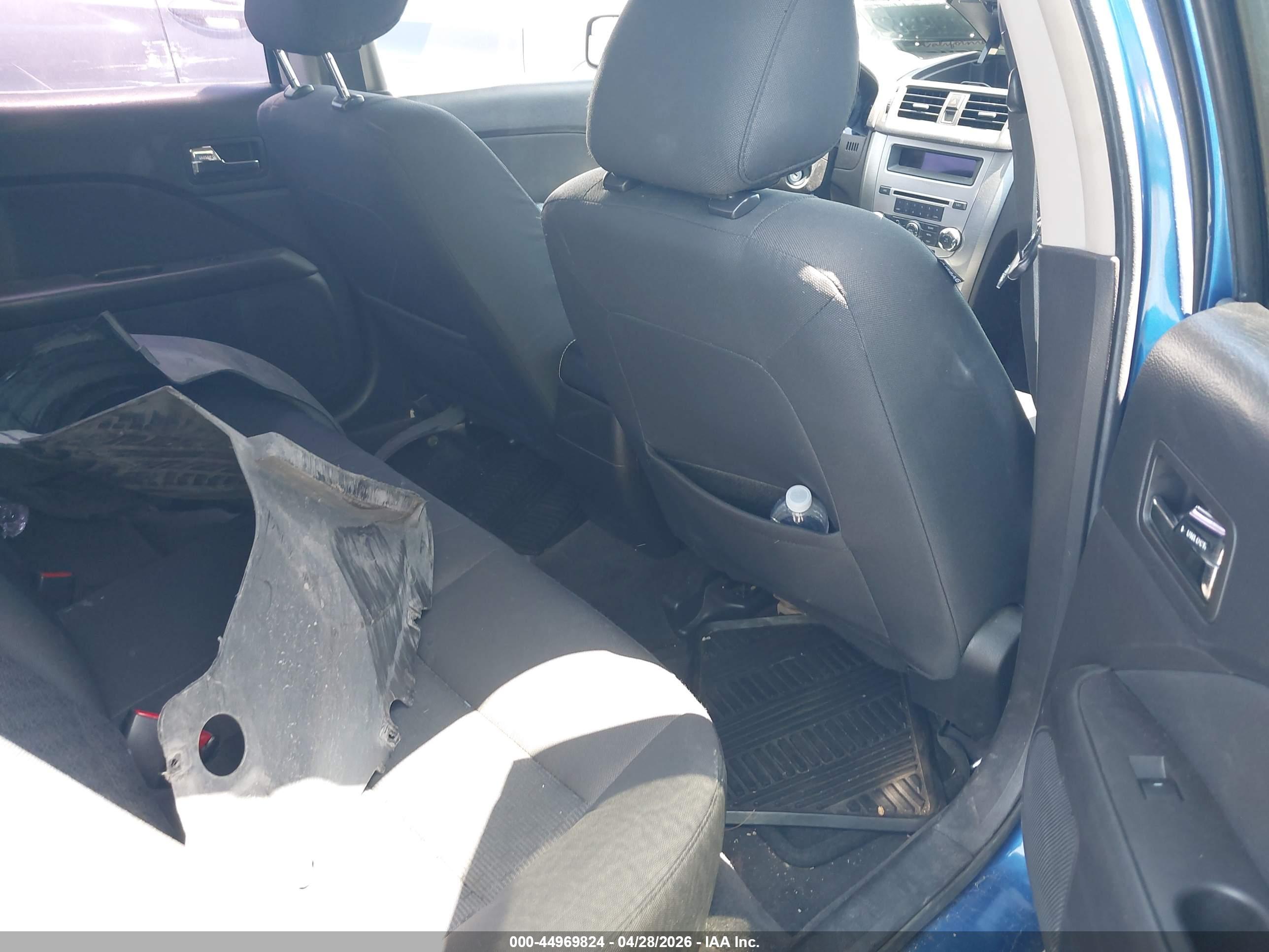 FORD FUSION image 8