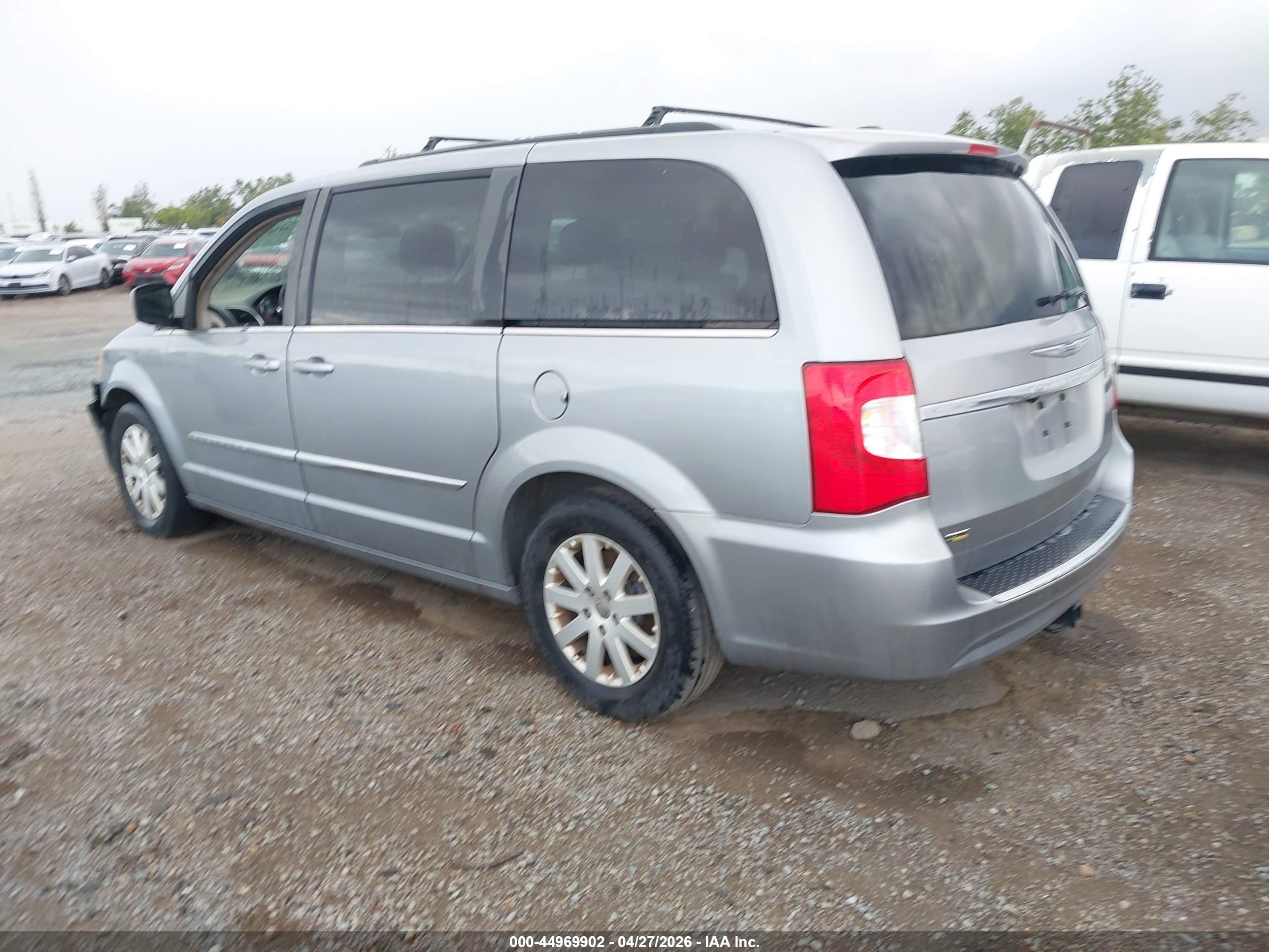 CHRYSLER TOWN image 3
