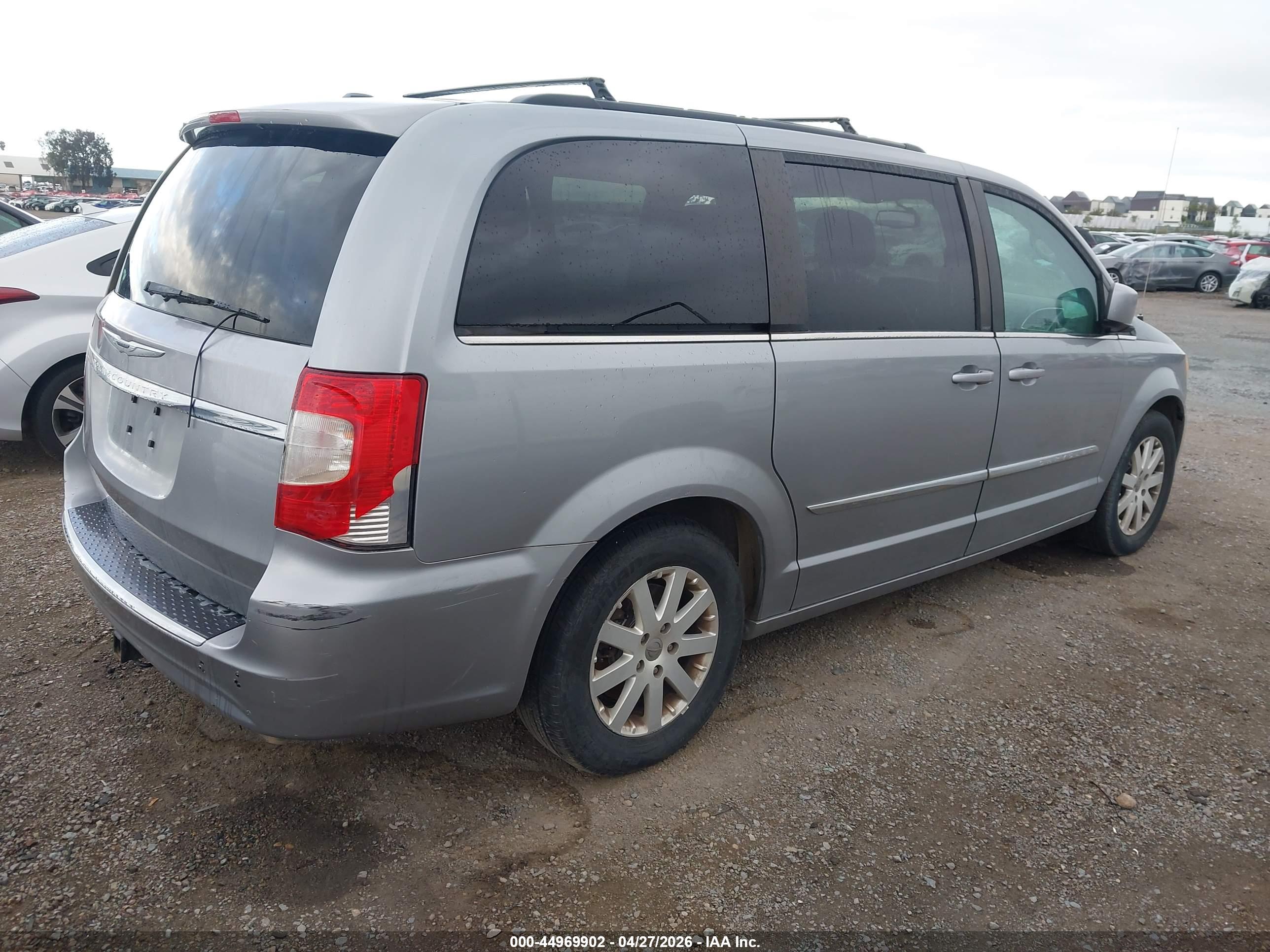 CHRYSLER TOWN image 4