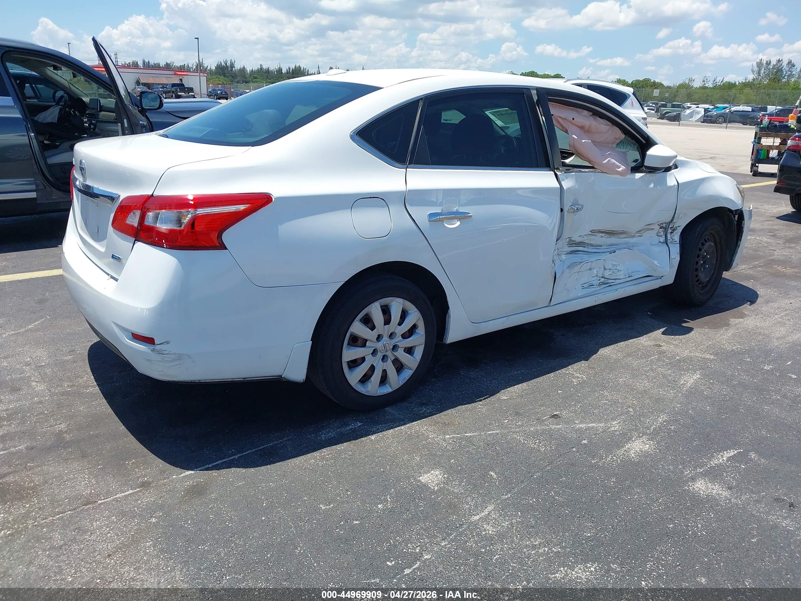 NISSAN SENTRA image 4