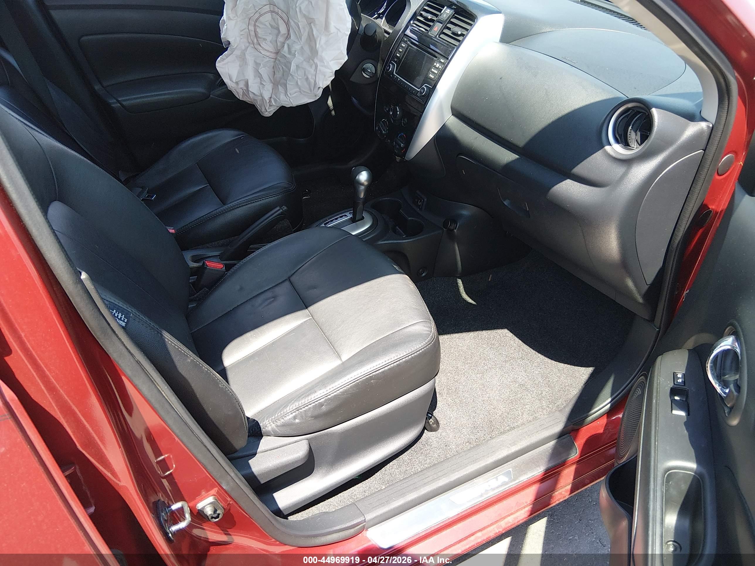 NISSAN VERSA image 5