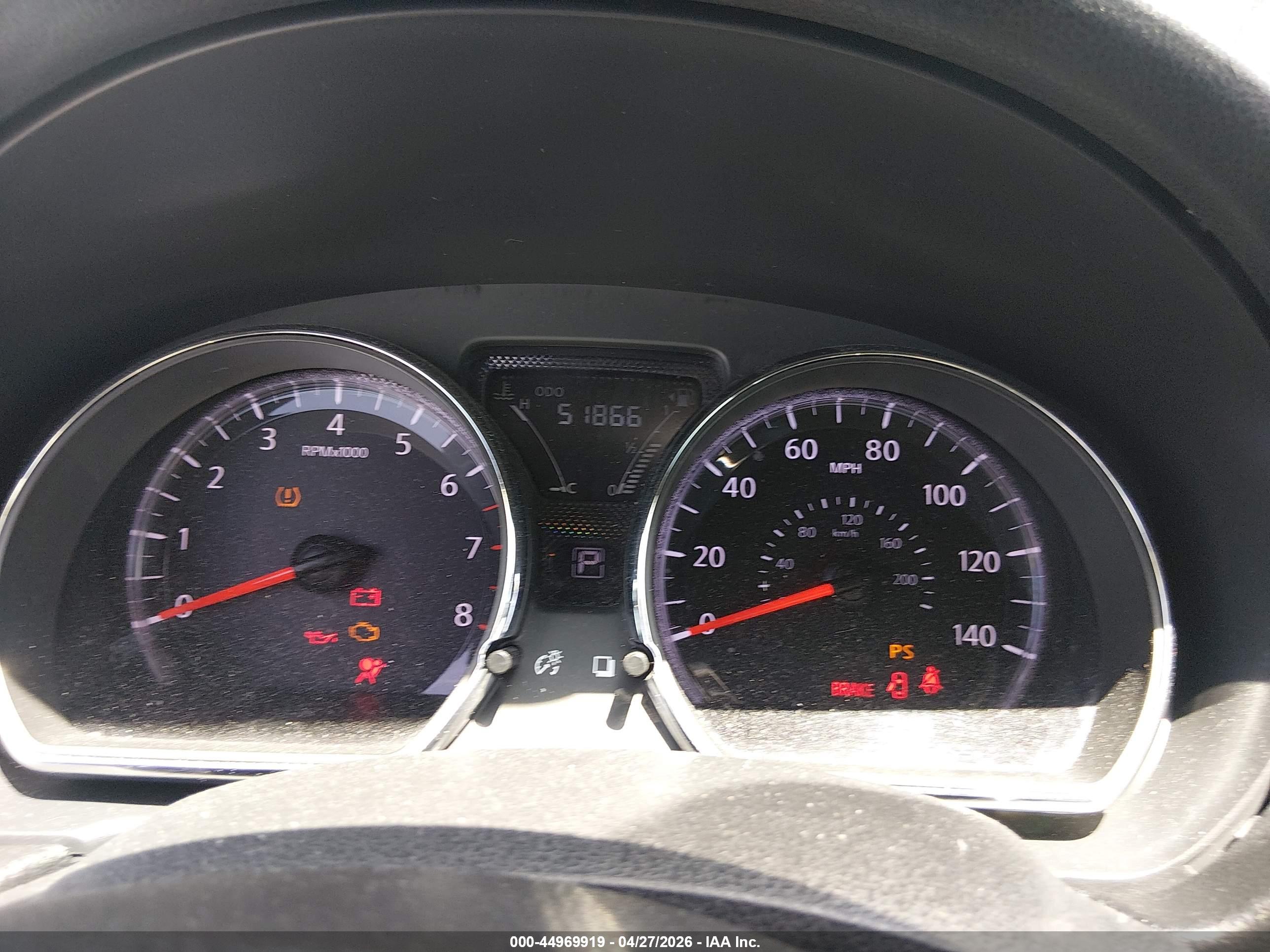NISSAN VERSA image 7