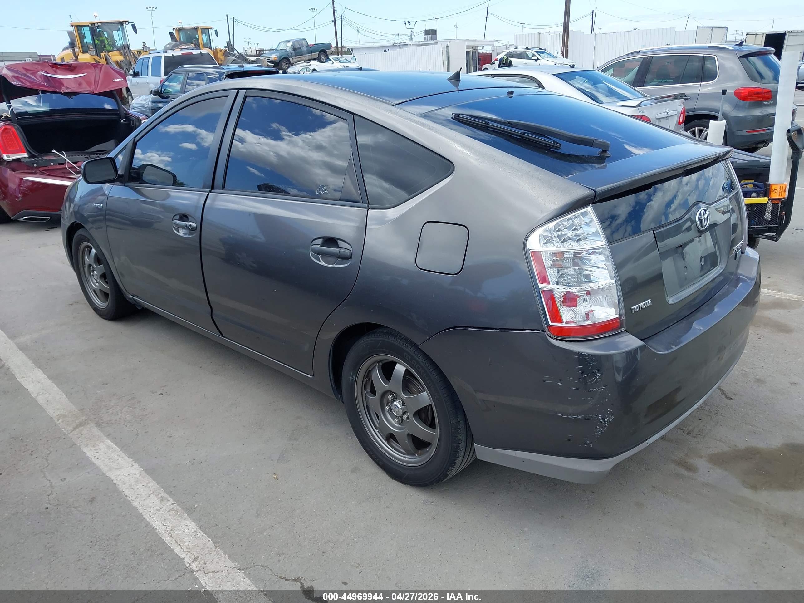 TOYOTA PRIUS image 3