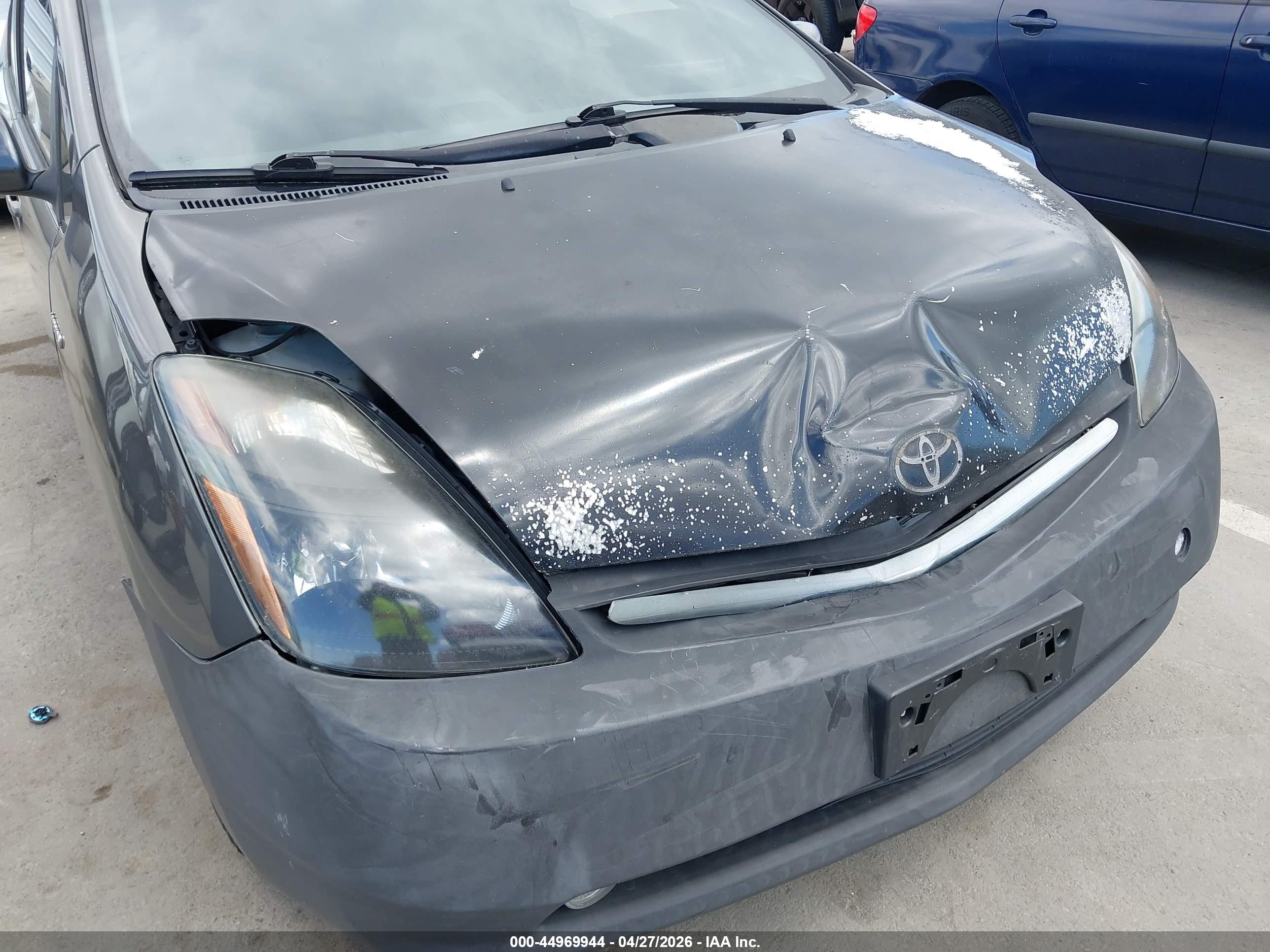 TOYOTA PRIUS image 6