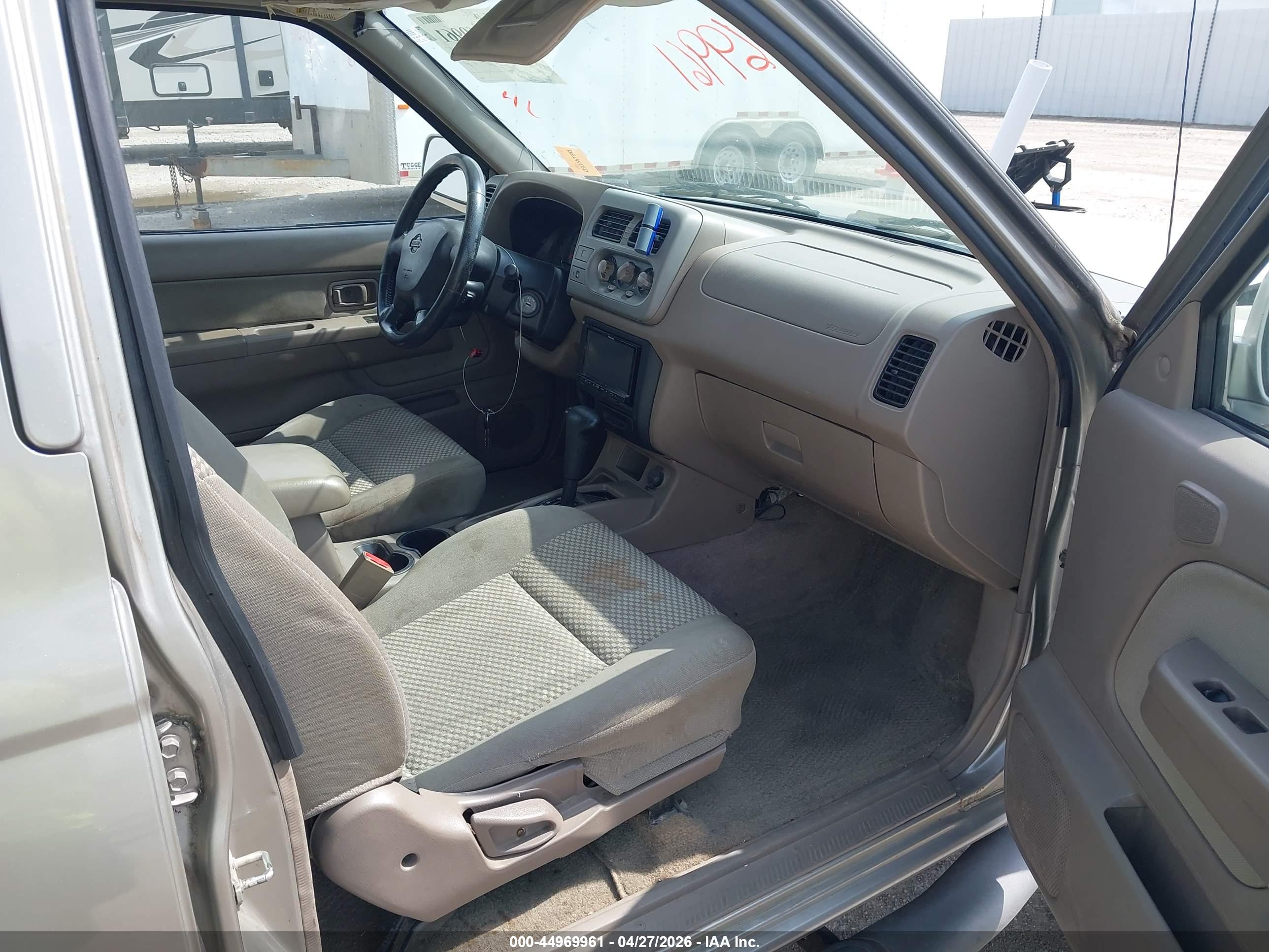 NISSAN FRONTIER image 5