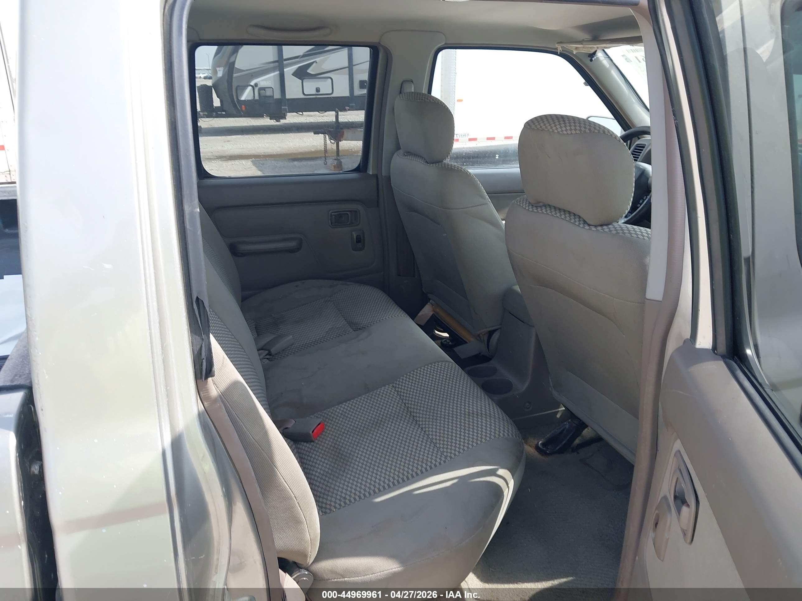 NISSAN FRONTIER image 8