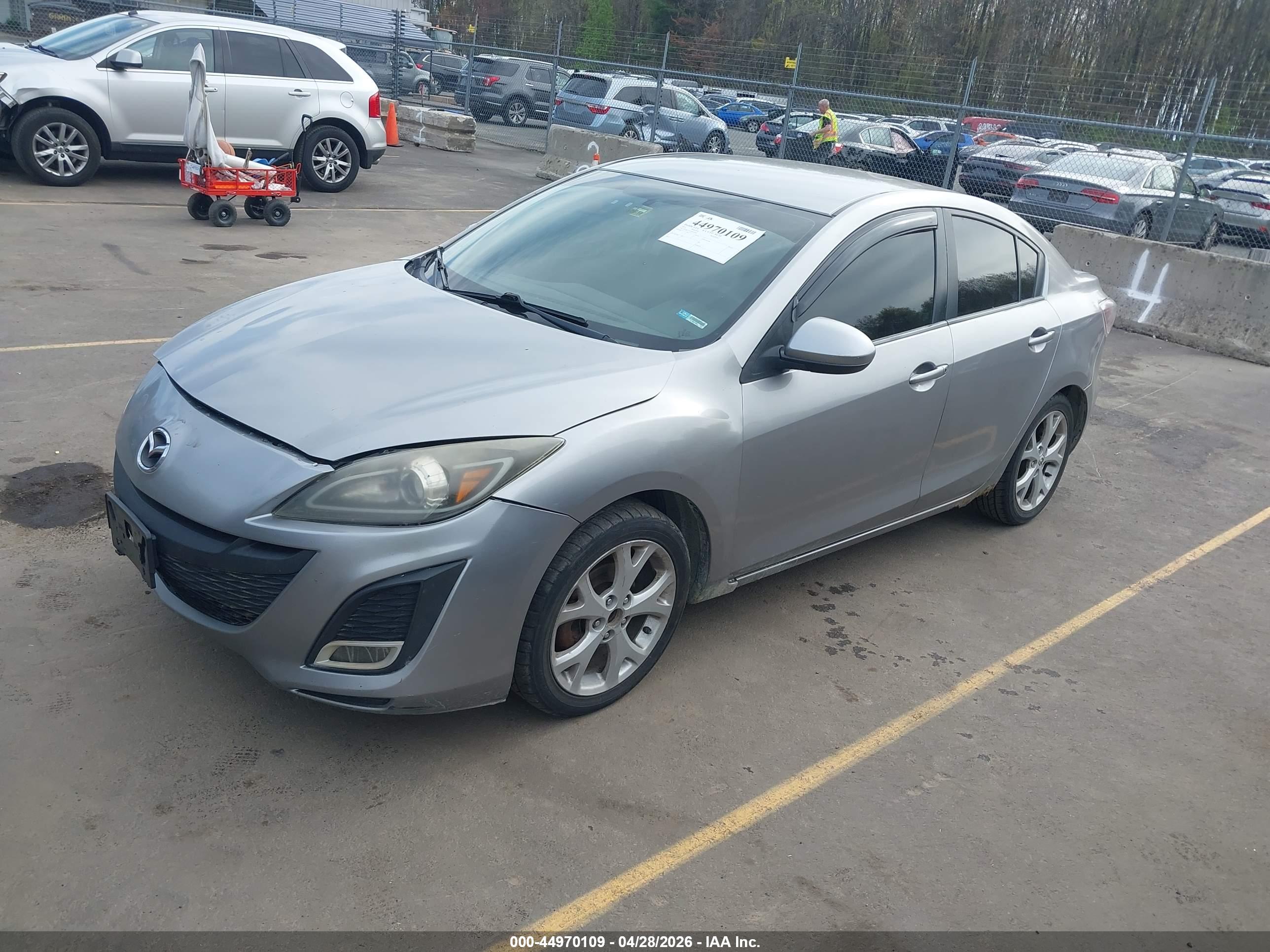 MAZDA MAZDA3 image 2