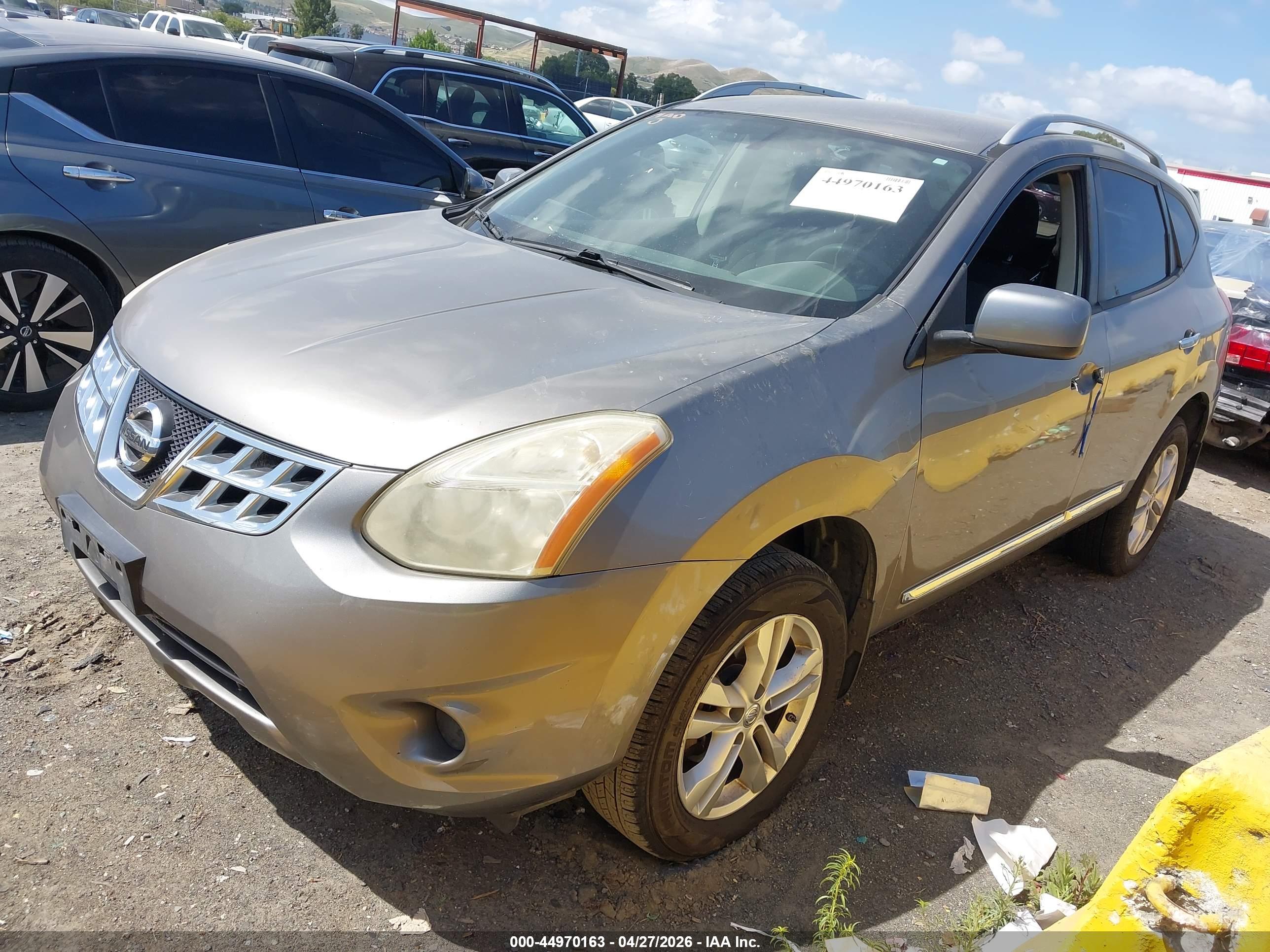 NISSAN ROGUE image 2