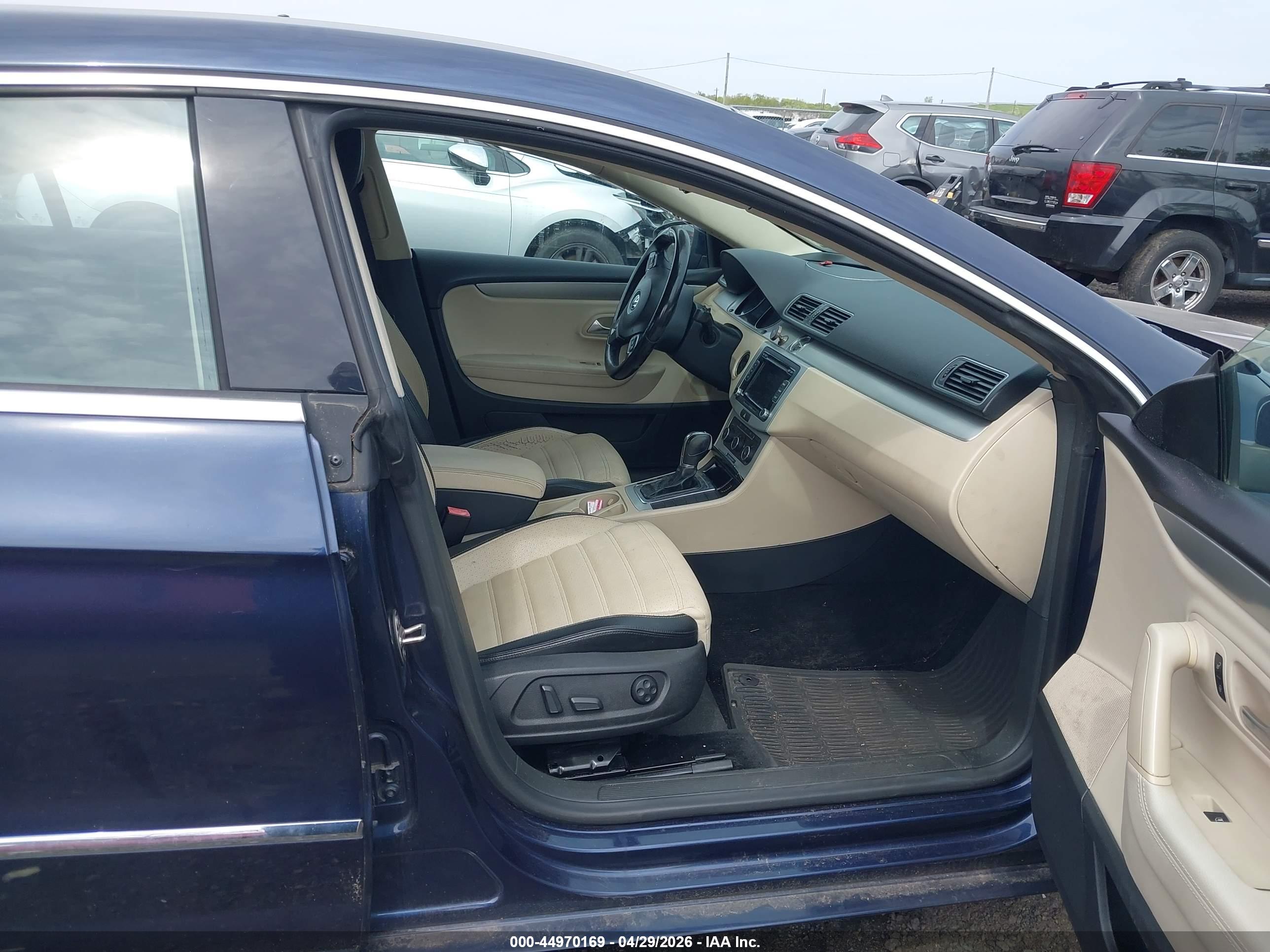 VOLKSWAGEN CC image 5