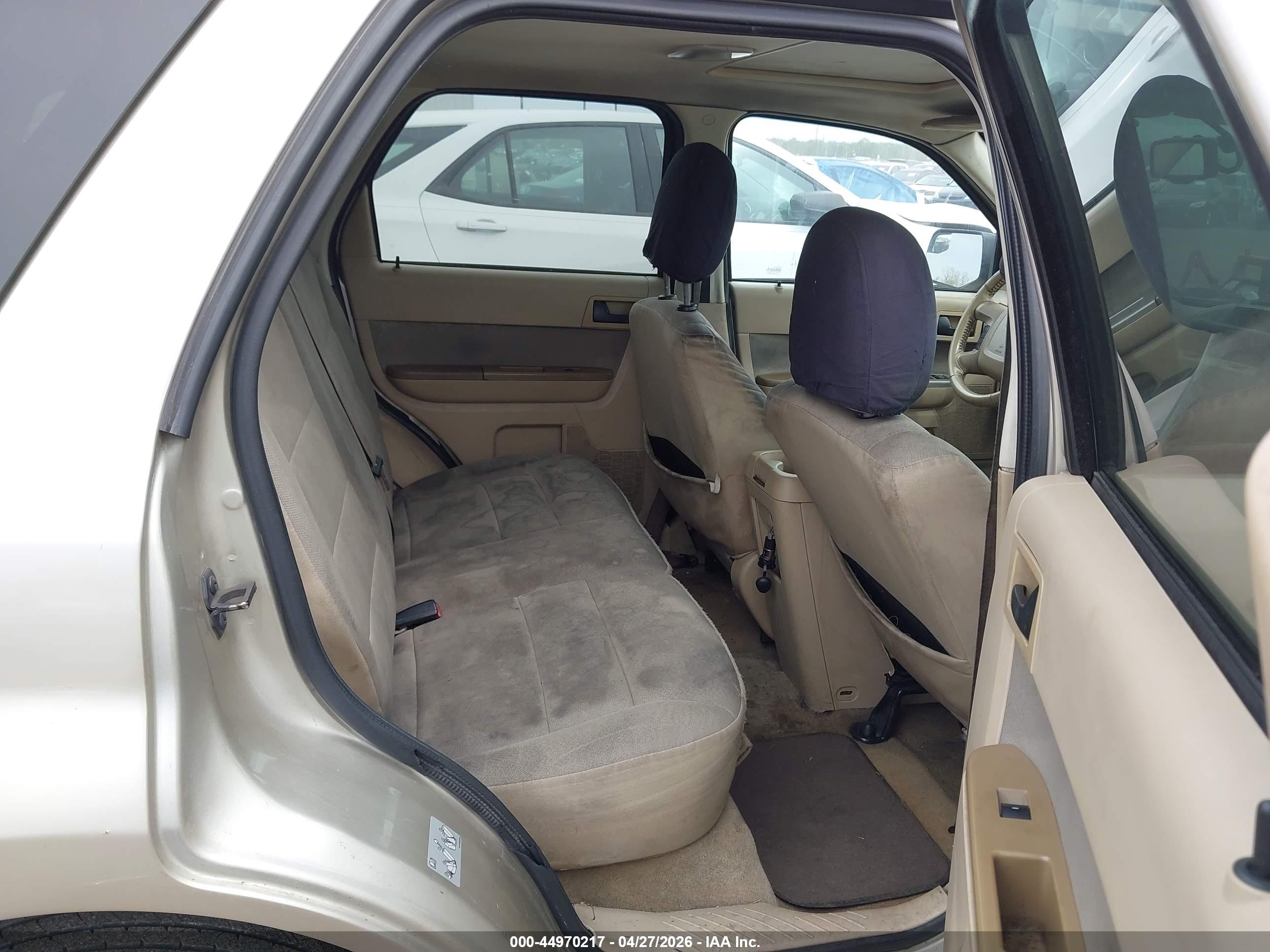 FORD ESCAPE image 8