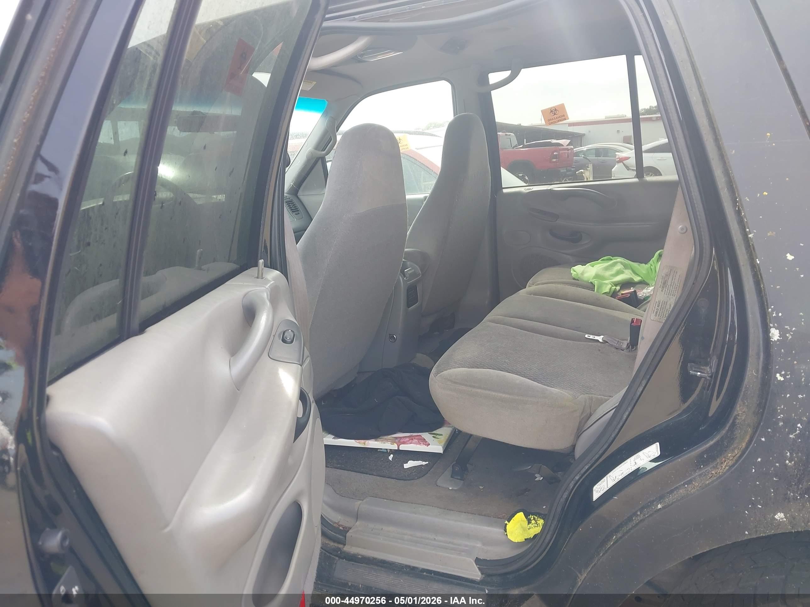 FORD EXPEDITION image 8