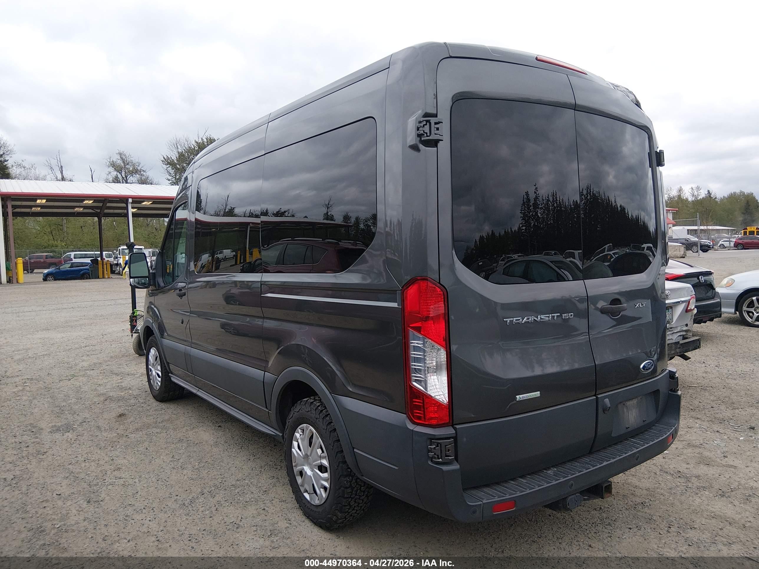 FORD TRANSIT-150 image 3