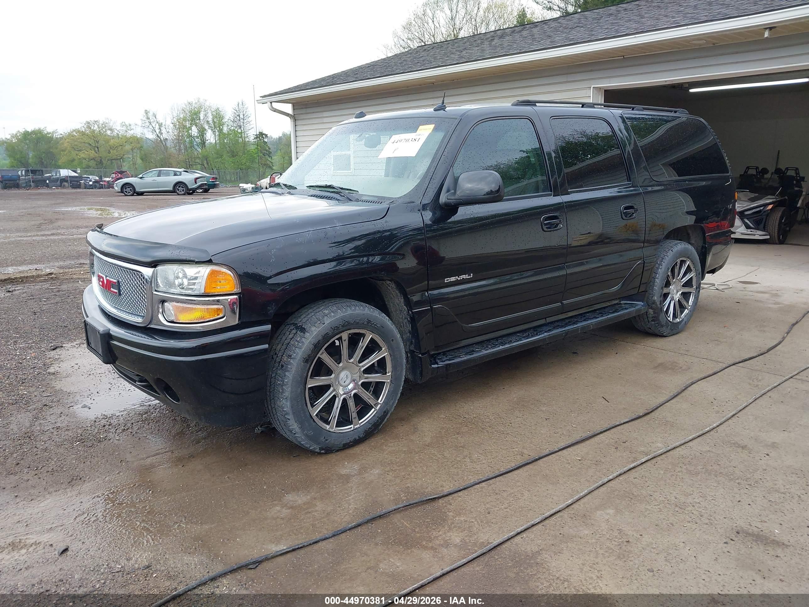 GMC YUKON image 2