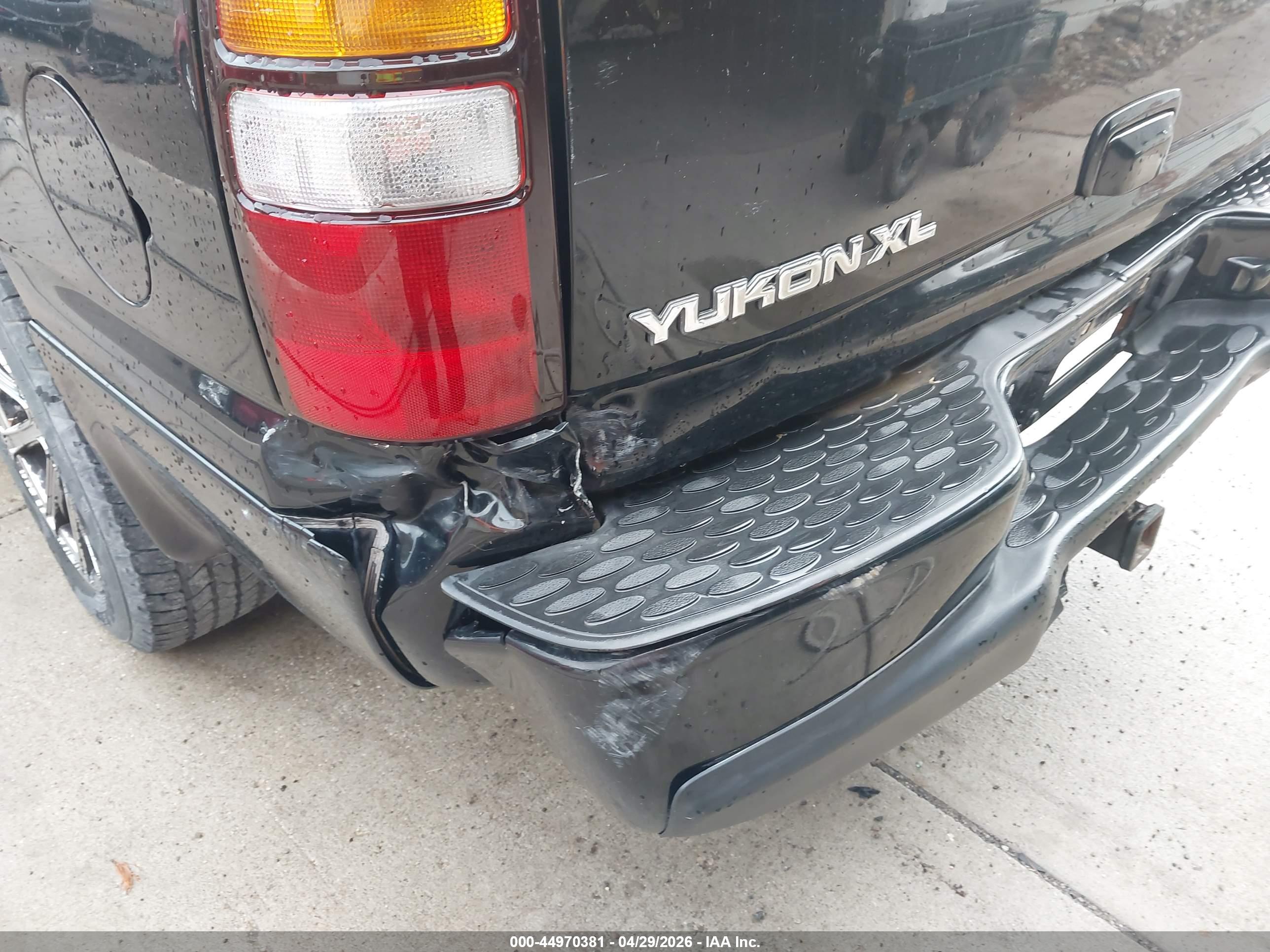 GMC YUKON image 6