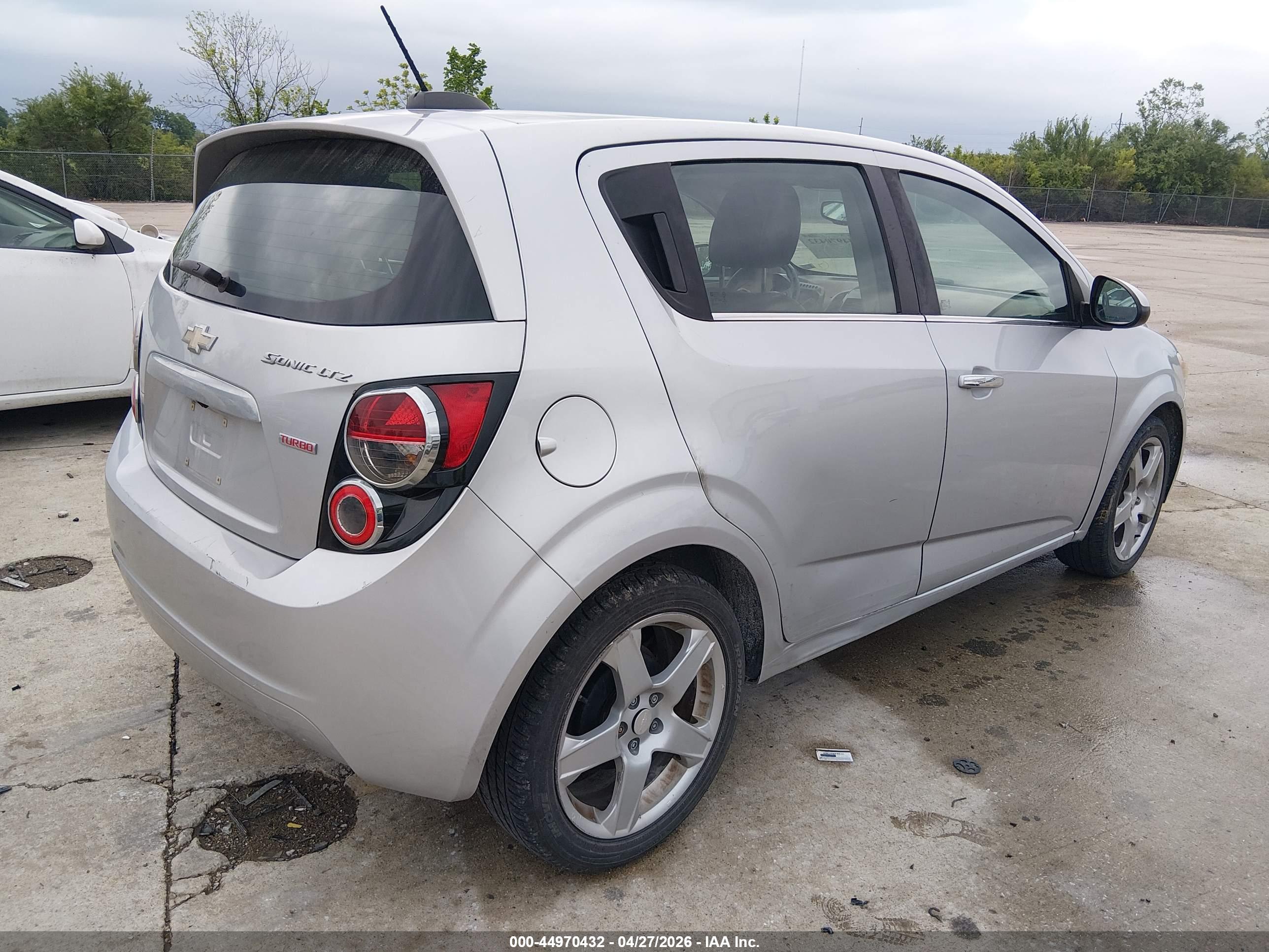 CHEVROLET SONIC image 4