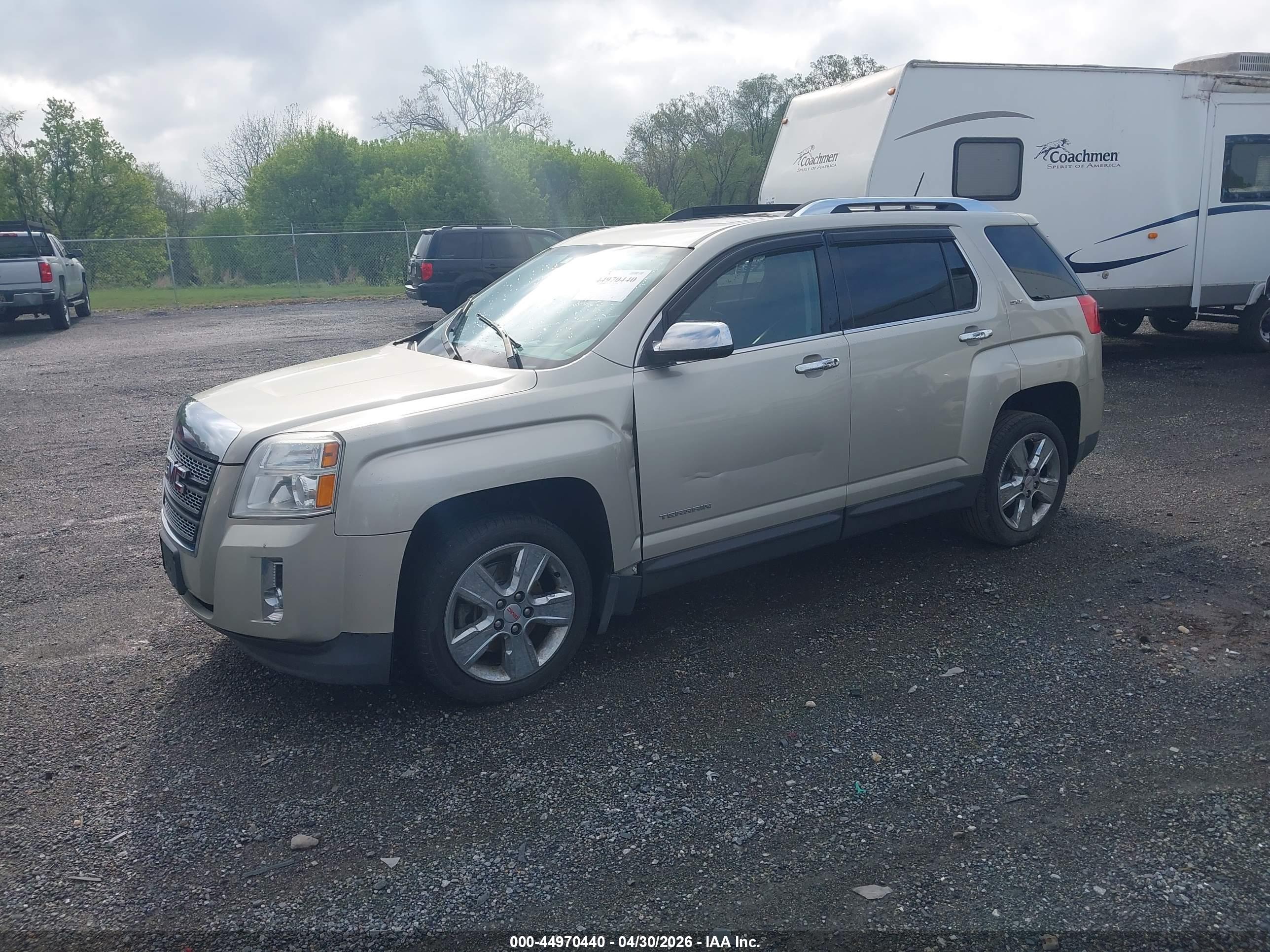 GMC TERRAIN image 2