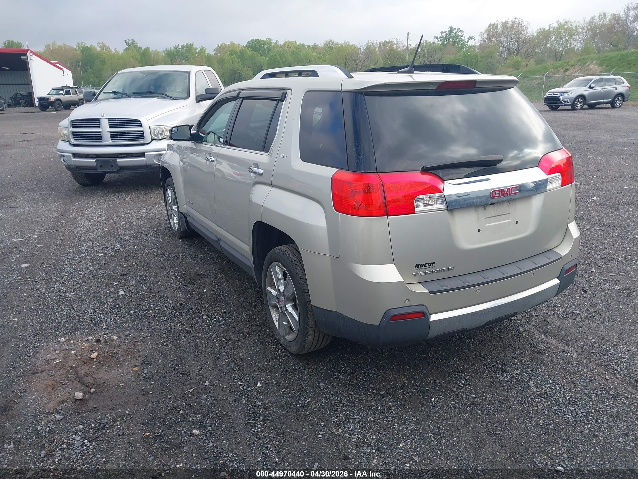 GMC TERRAIN image 3