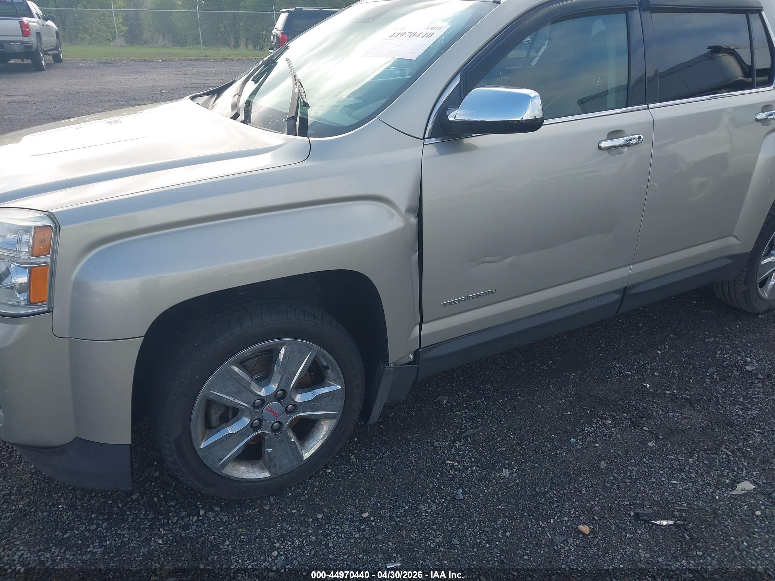 GMC TERRAIN image 6