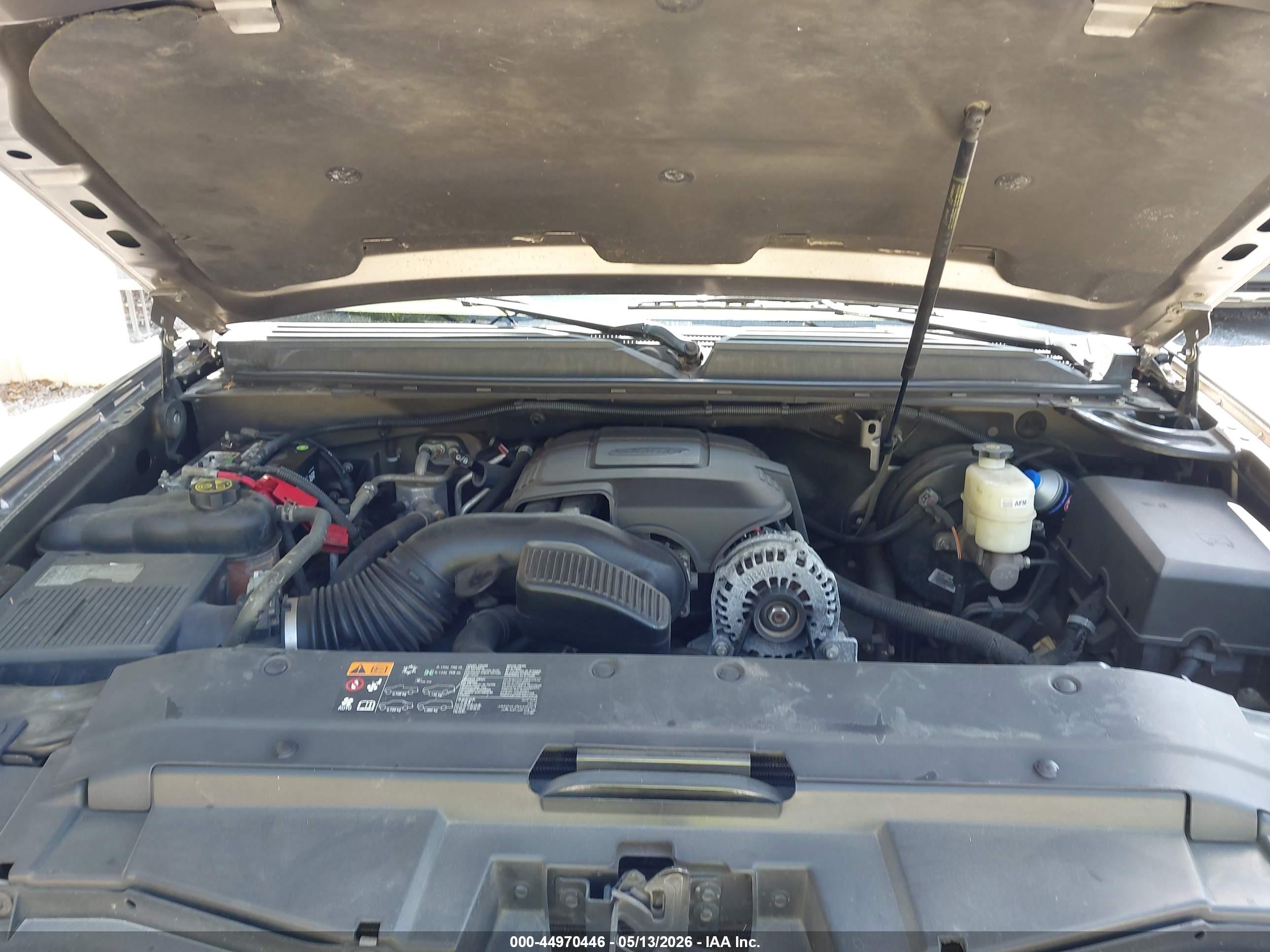 CHEVROLET SUBURBAN image 10