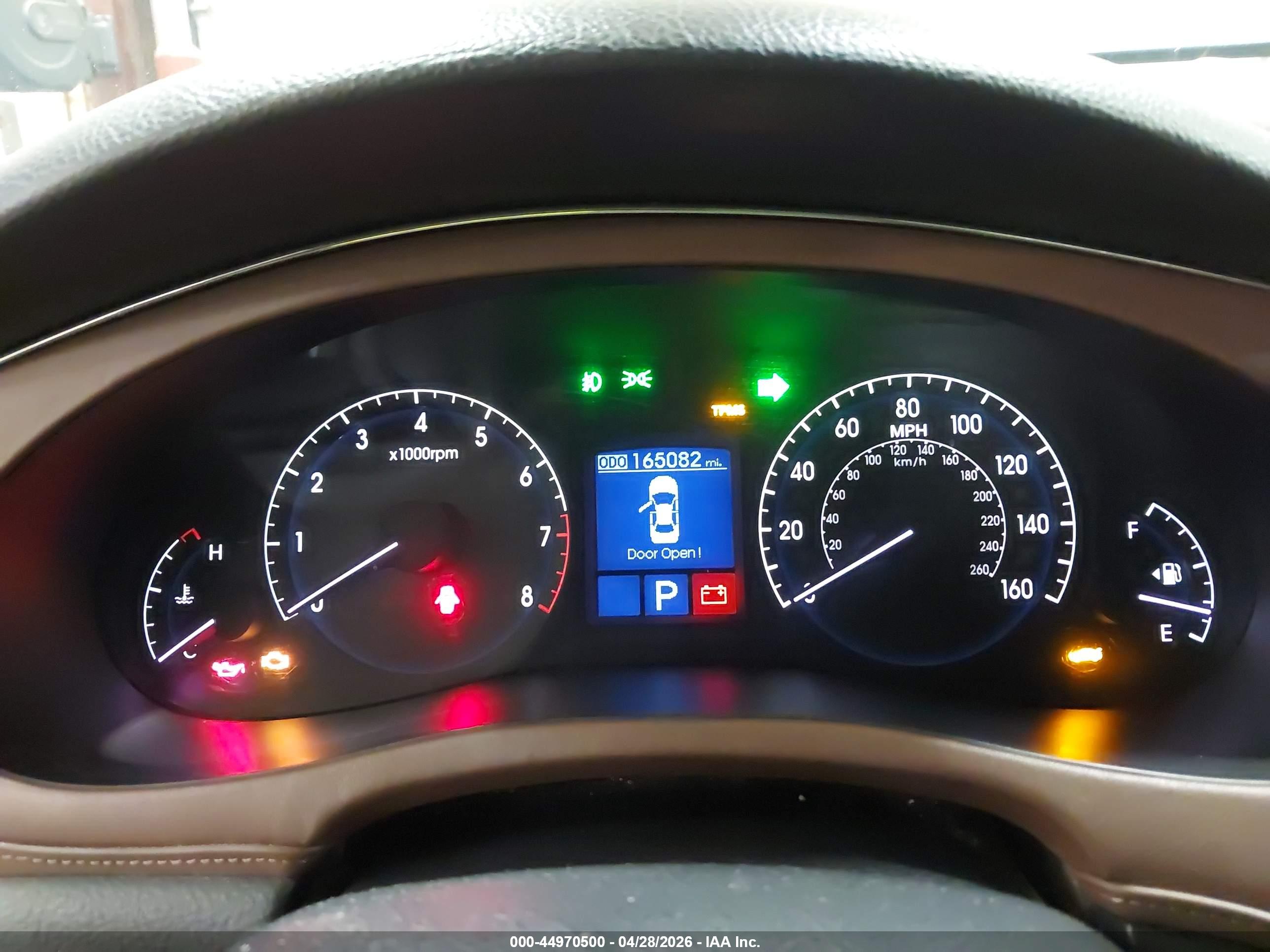 HYUNDAI GENESIS image 7