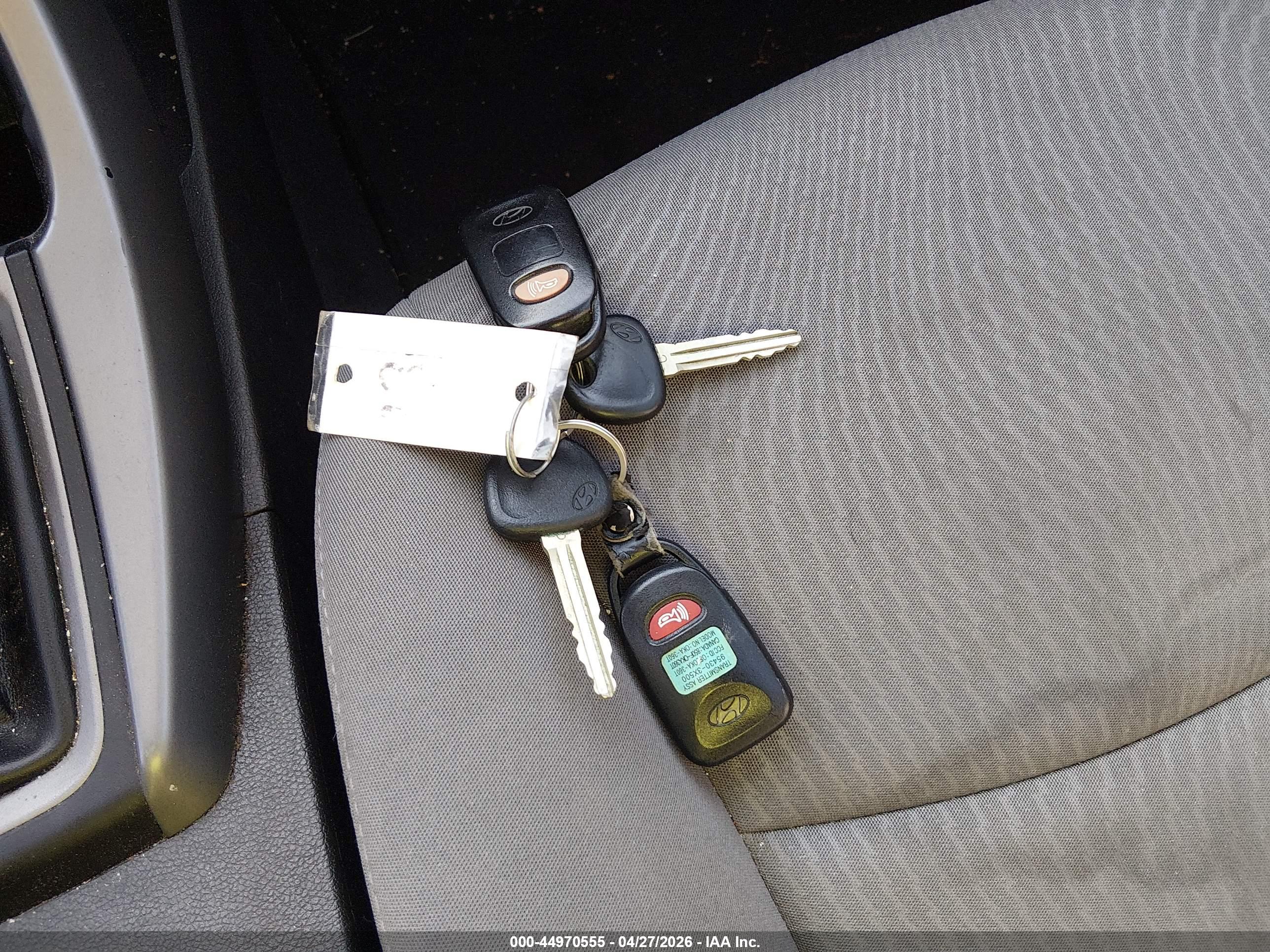 HYUNDAI ELANTRA image 11