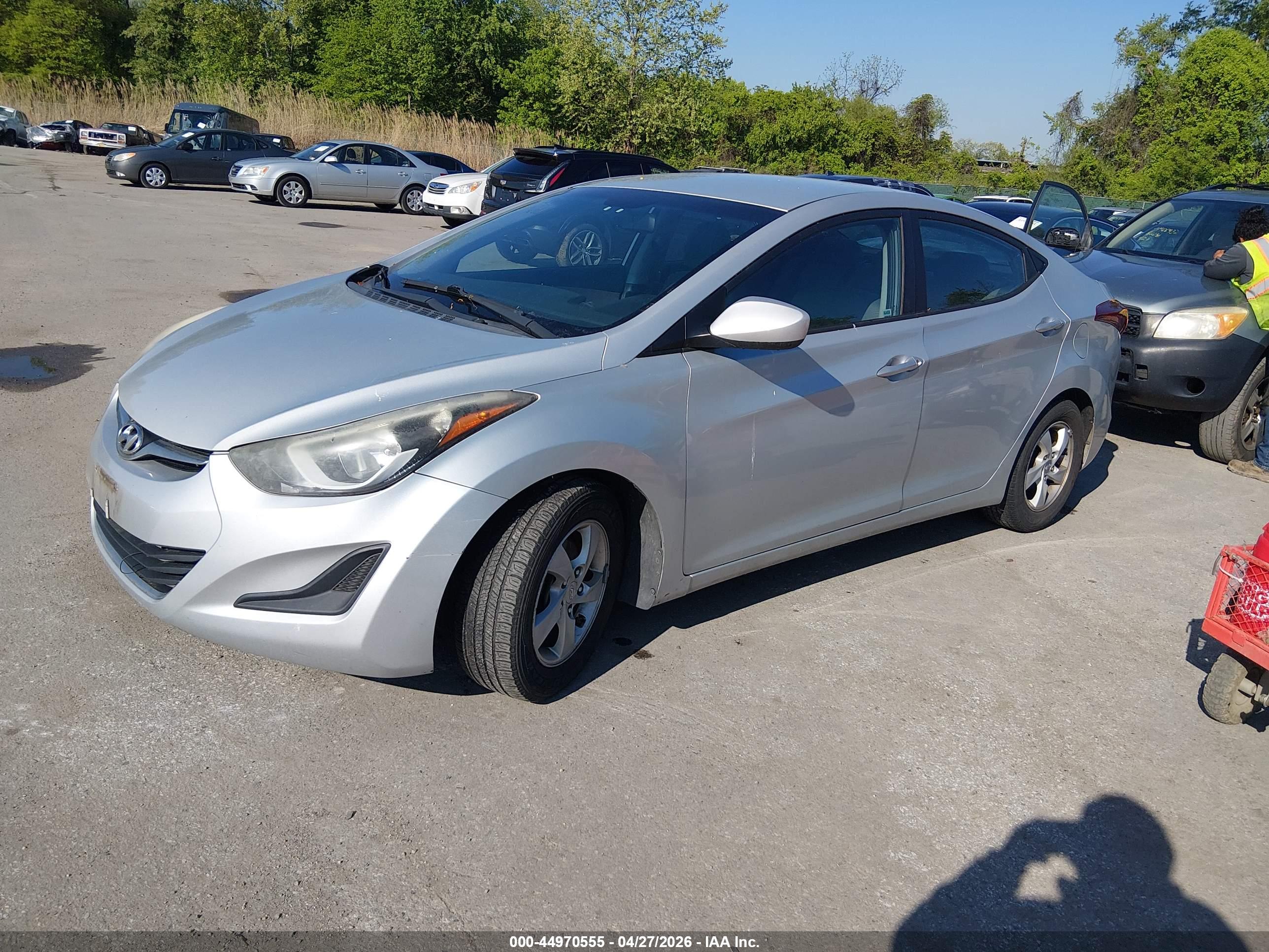 HYUNDAI ELANTRA image 2