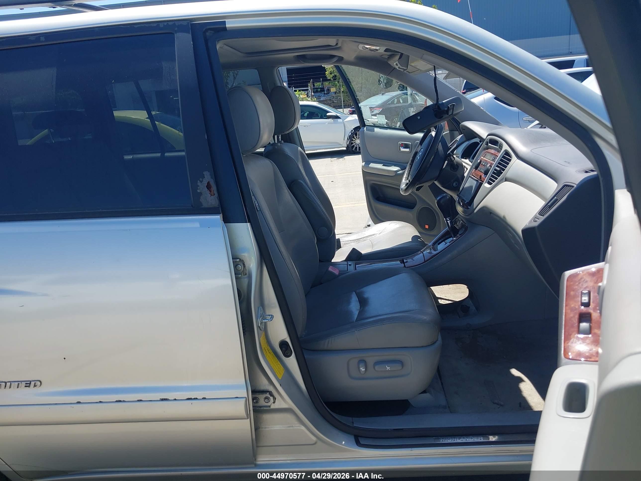 TOYOTA HIGHLANDER image 5