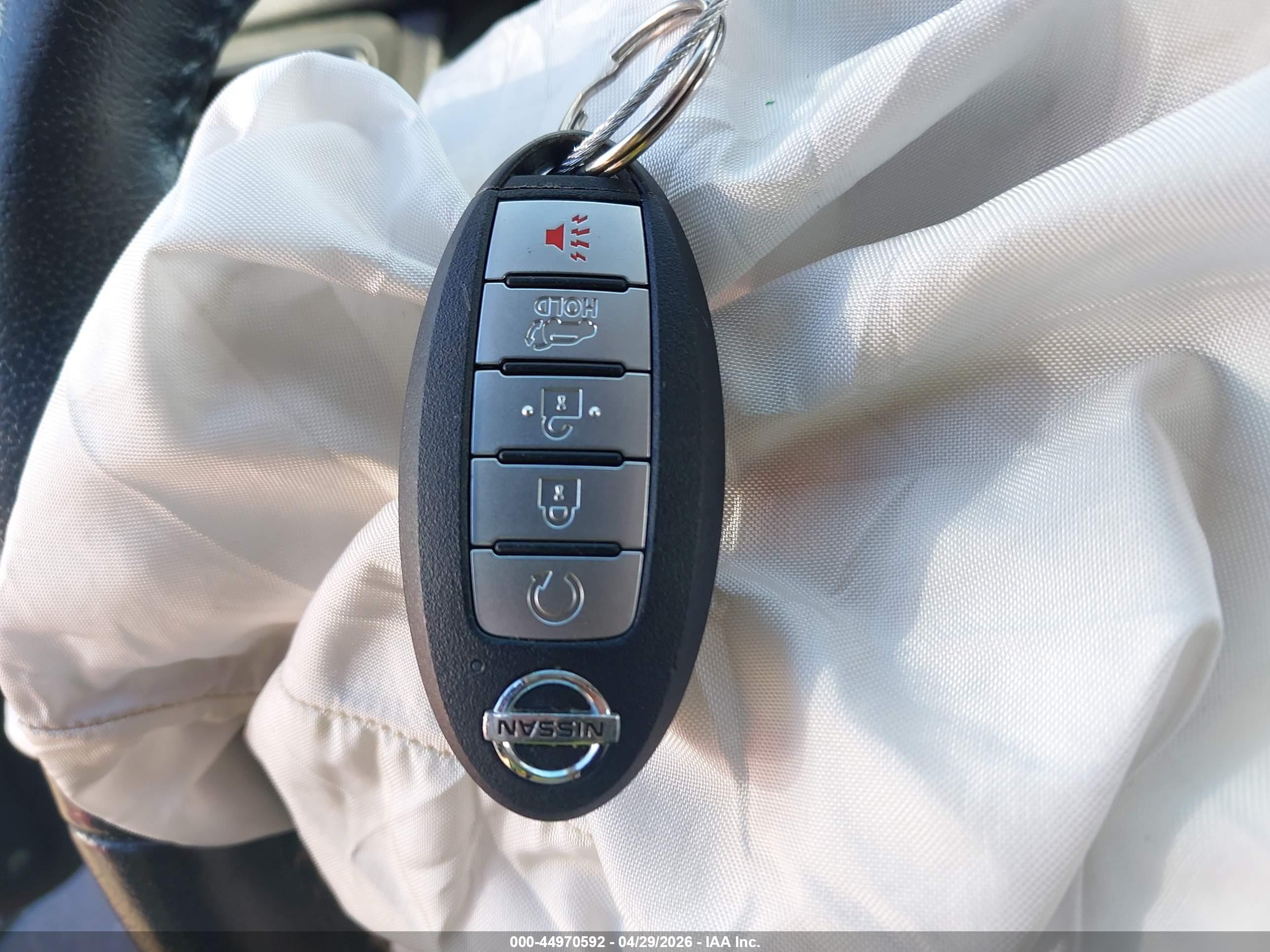 NISSAN ROGUE image 11