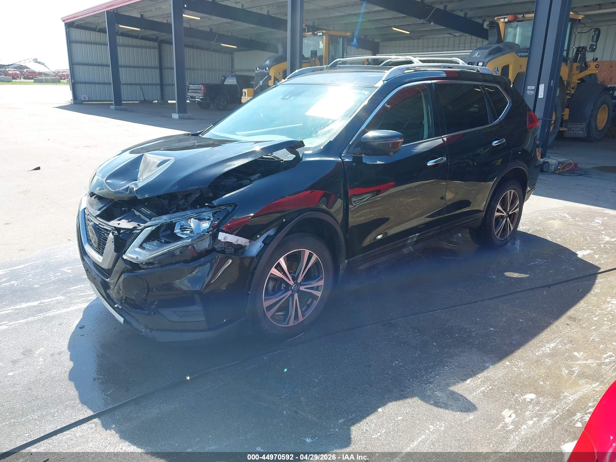 NISSAN ROGUE image 2