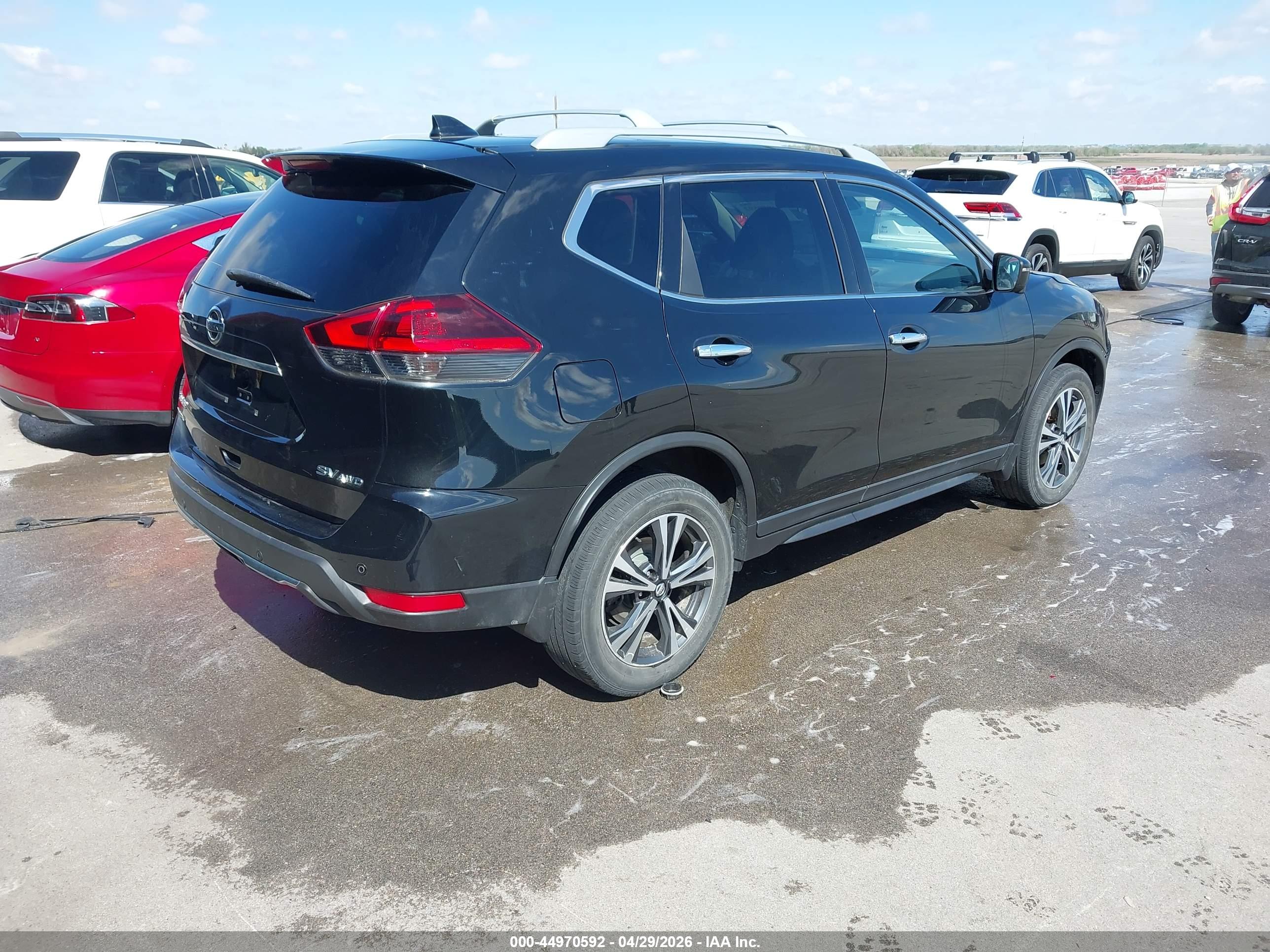 NISSAN ROGUE image 4