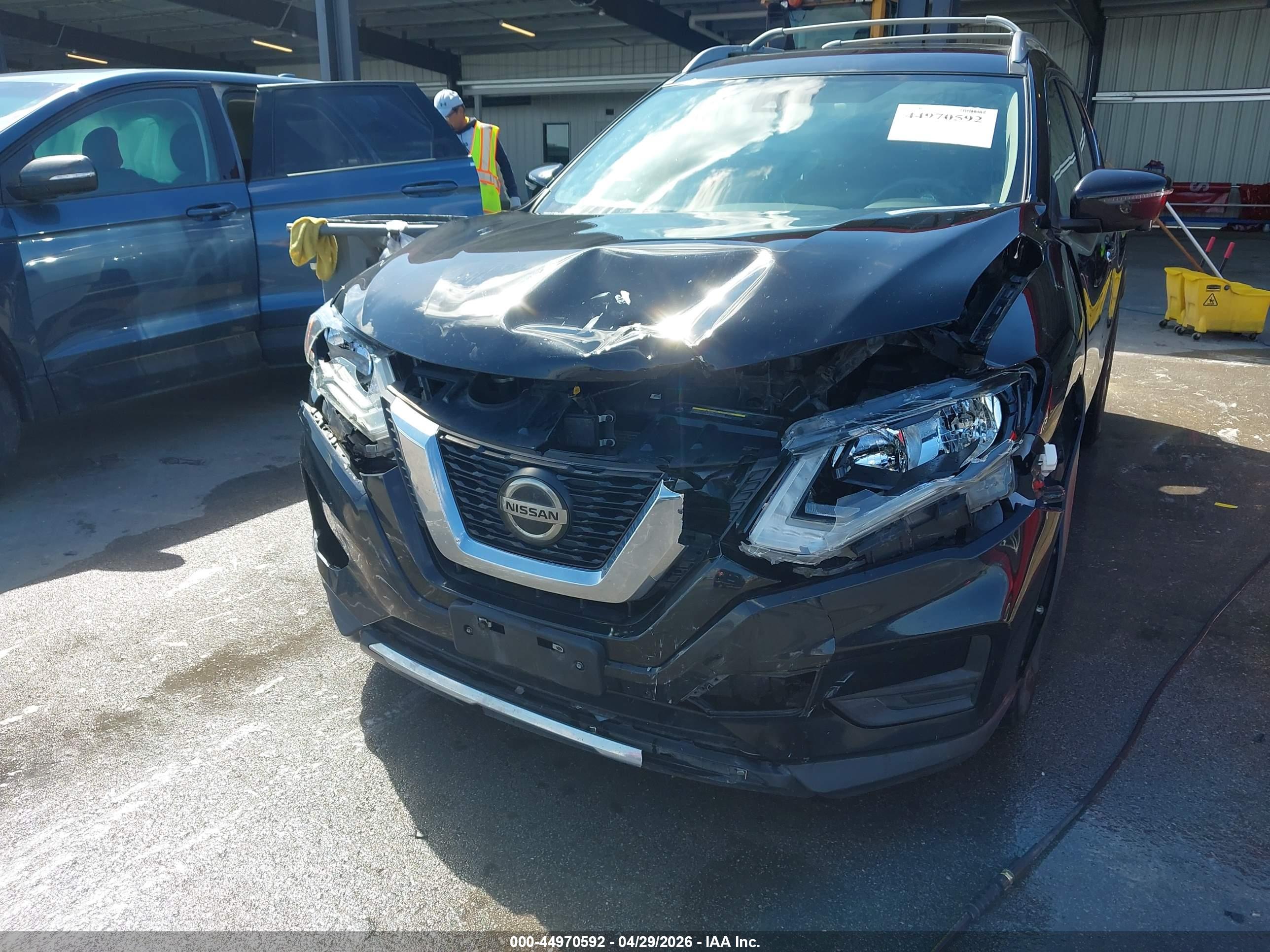 NISSAN ROGUE image 6