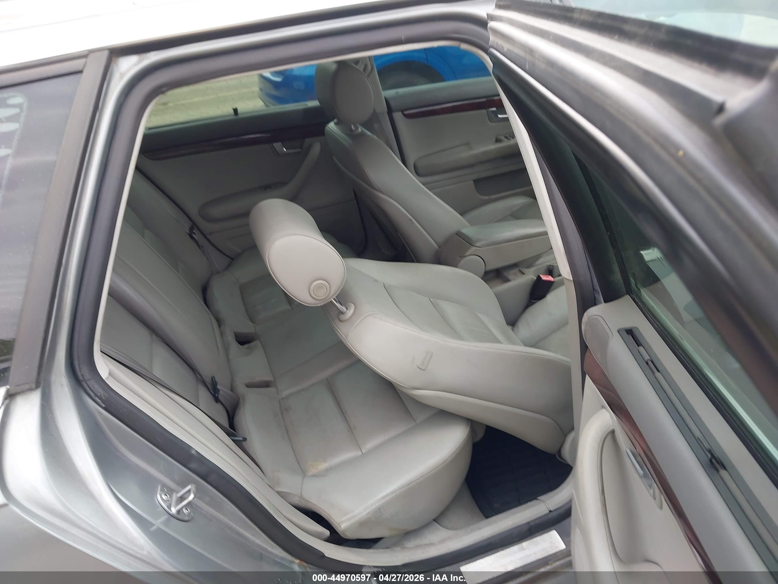 AUDI A4 image 8