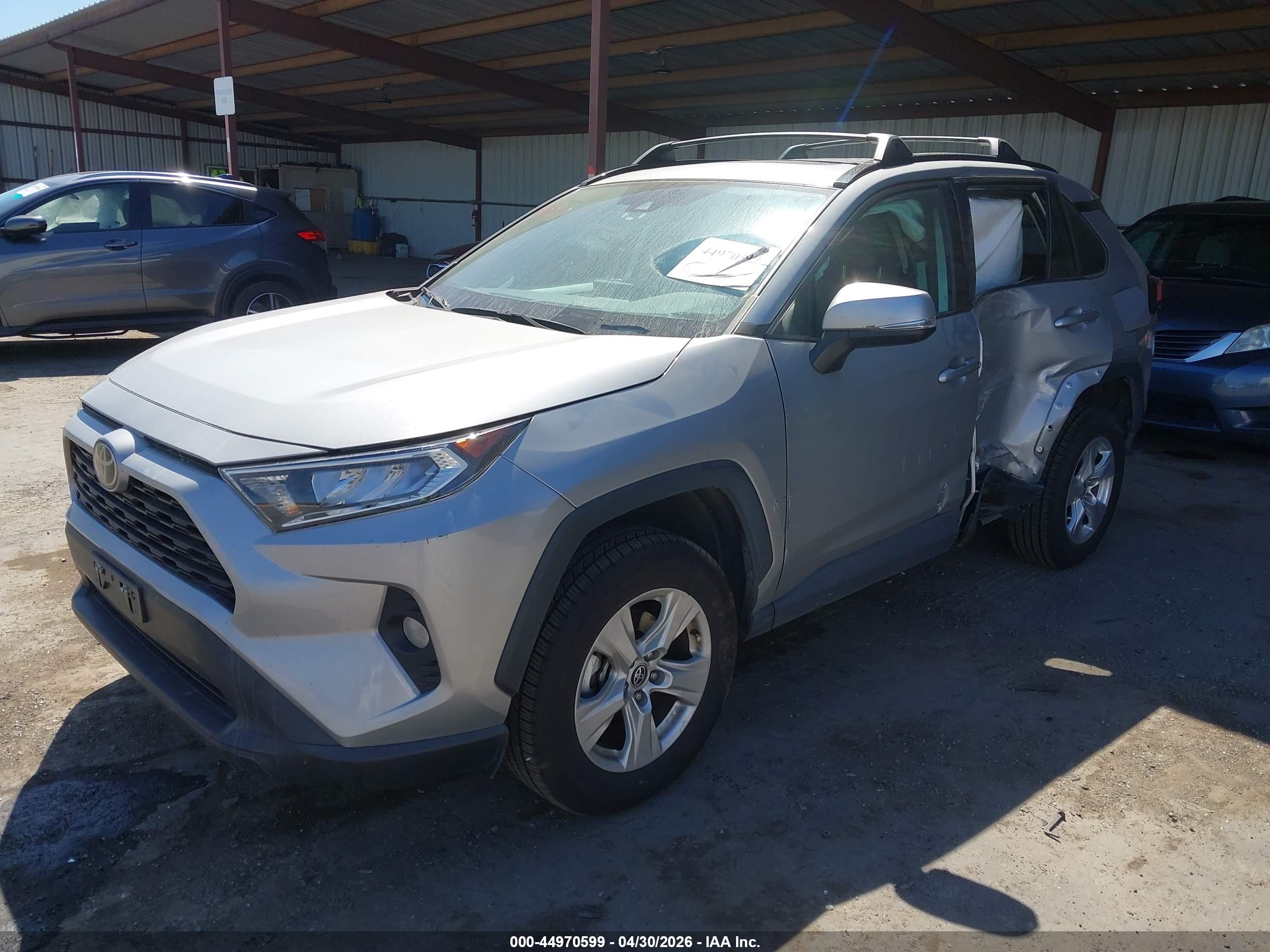 TOYOTA RAV4 image 2