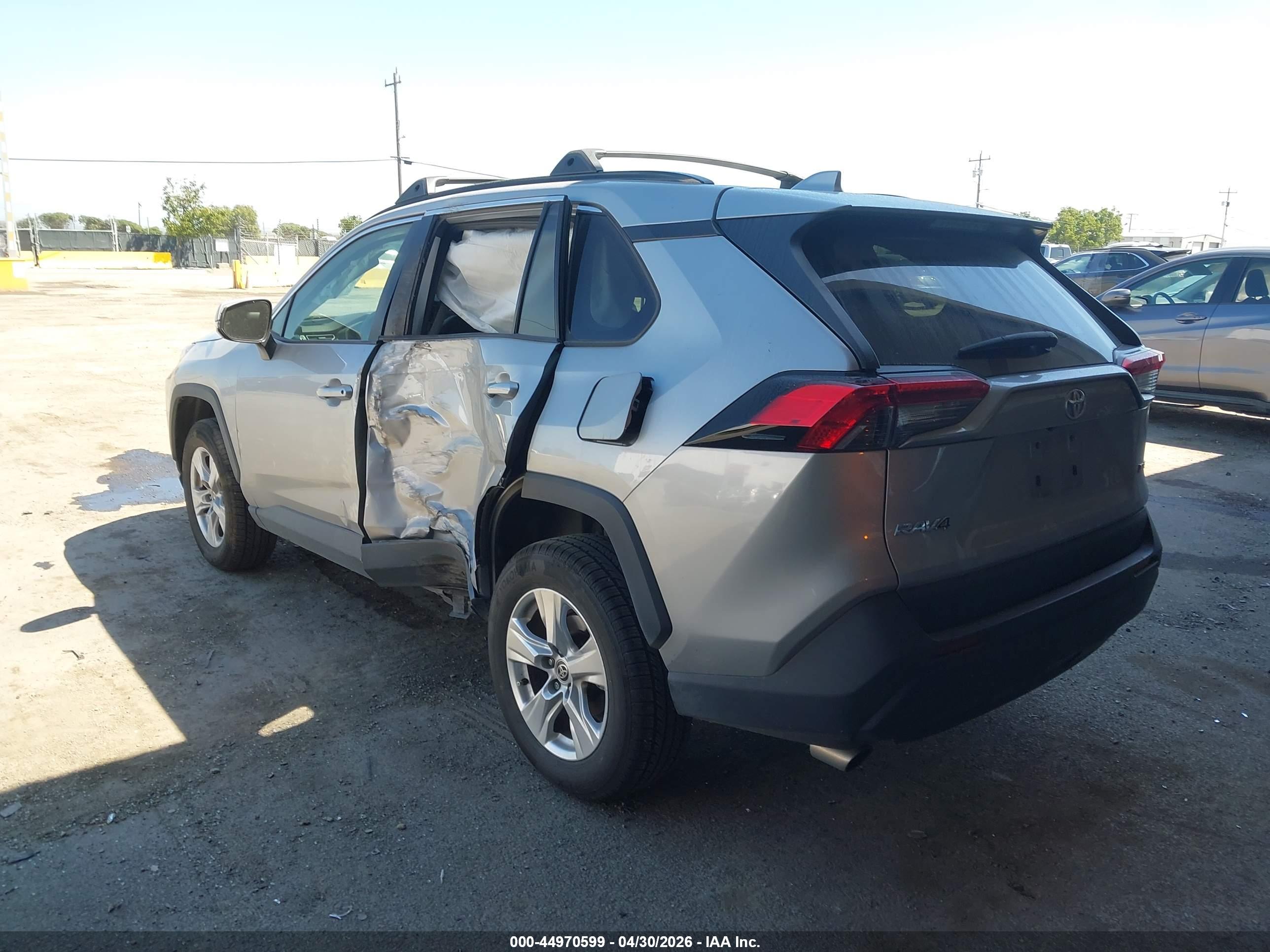 TOYOTA RAV4 image 3