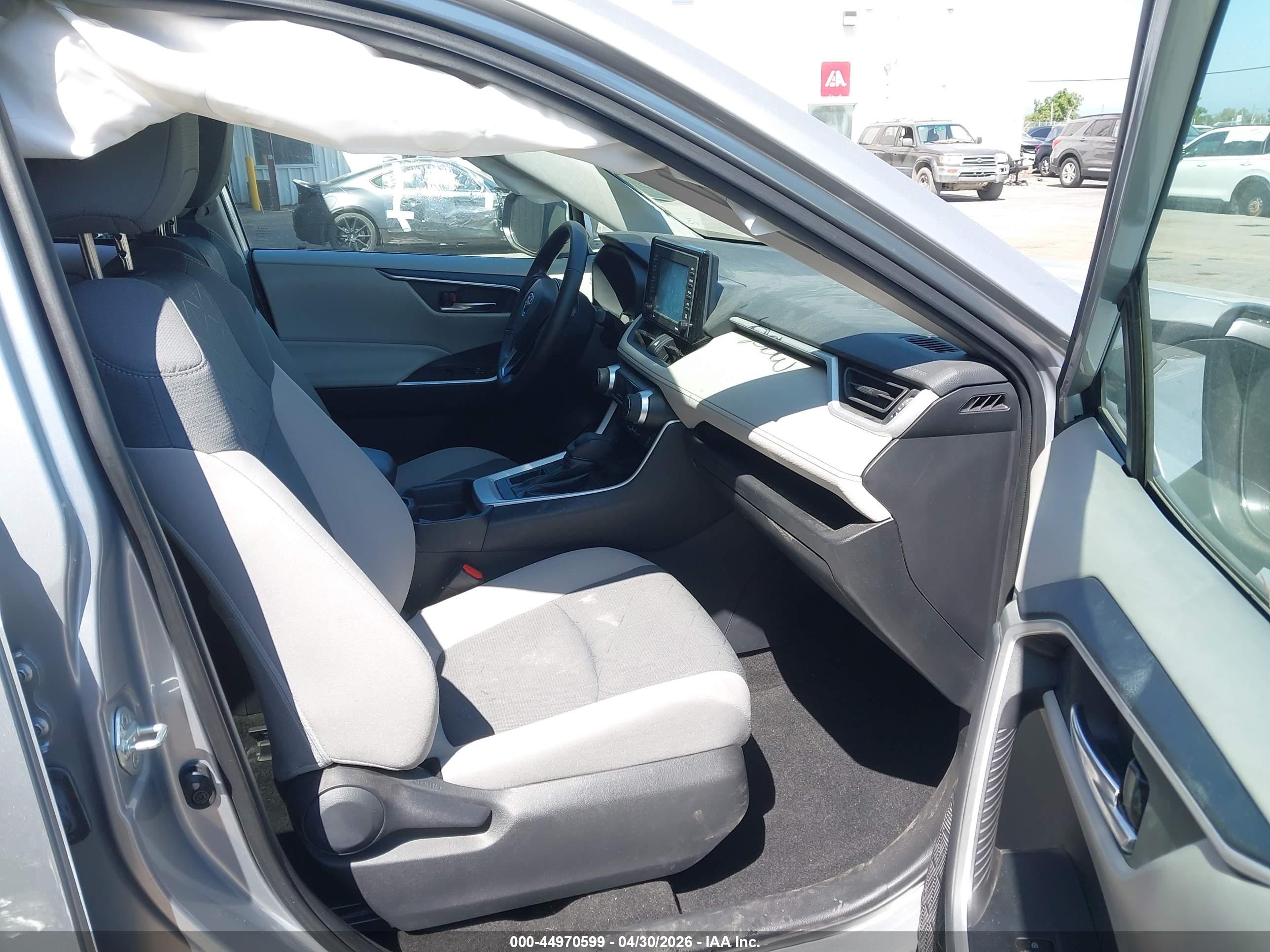 TOYOTA RAV4 image 5