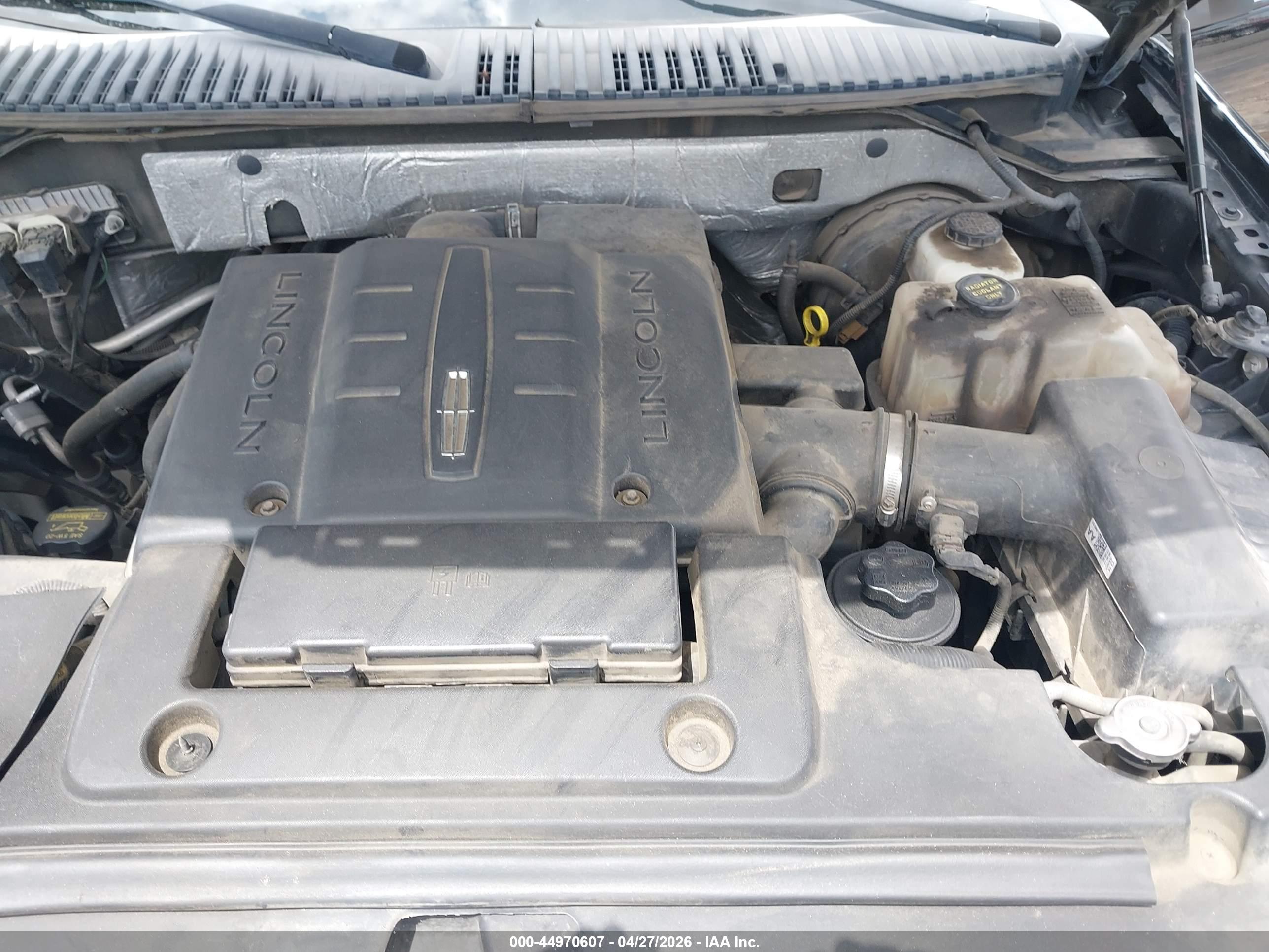 LINCOLN NAVIGATOR image 10