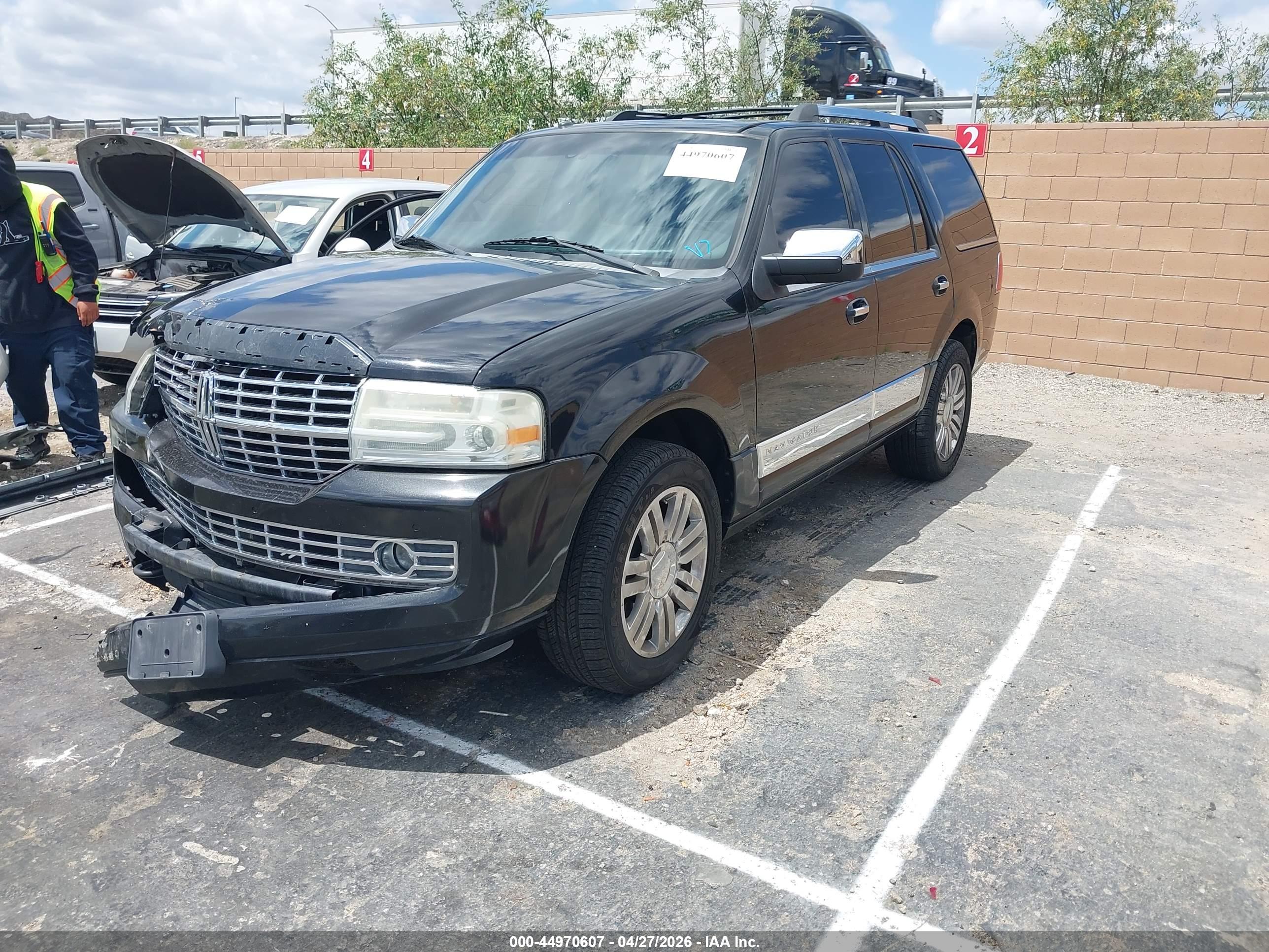 LINCOLN NAVIGATOR image 2