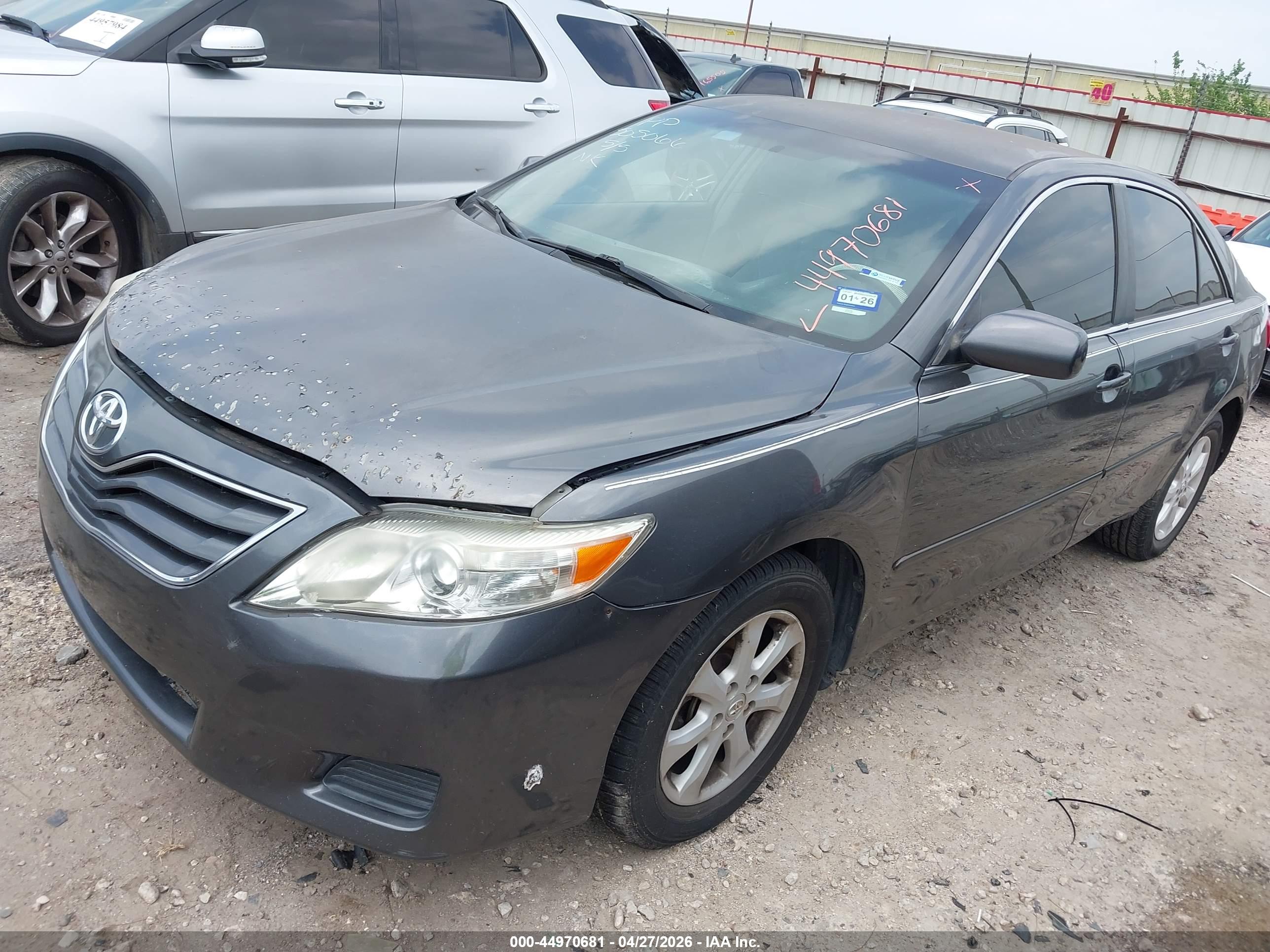 TOYOTA CAMRY image 2
