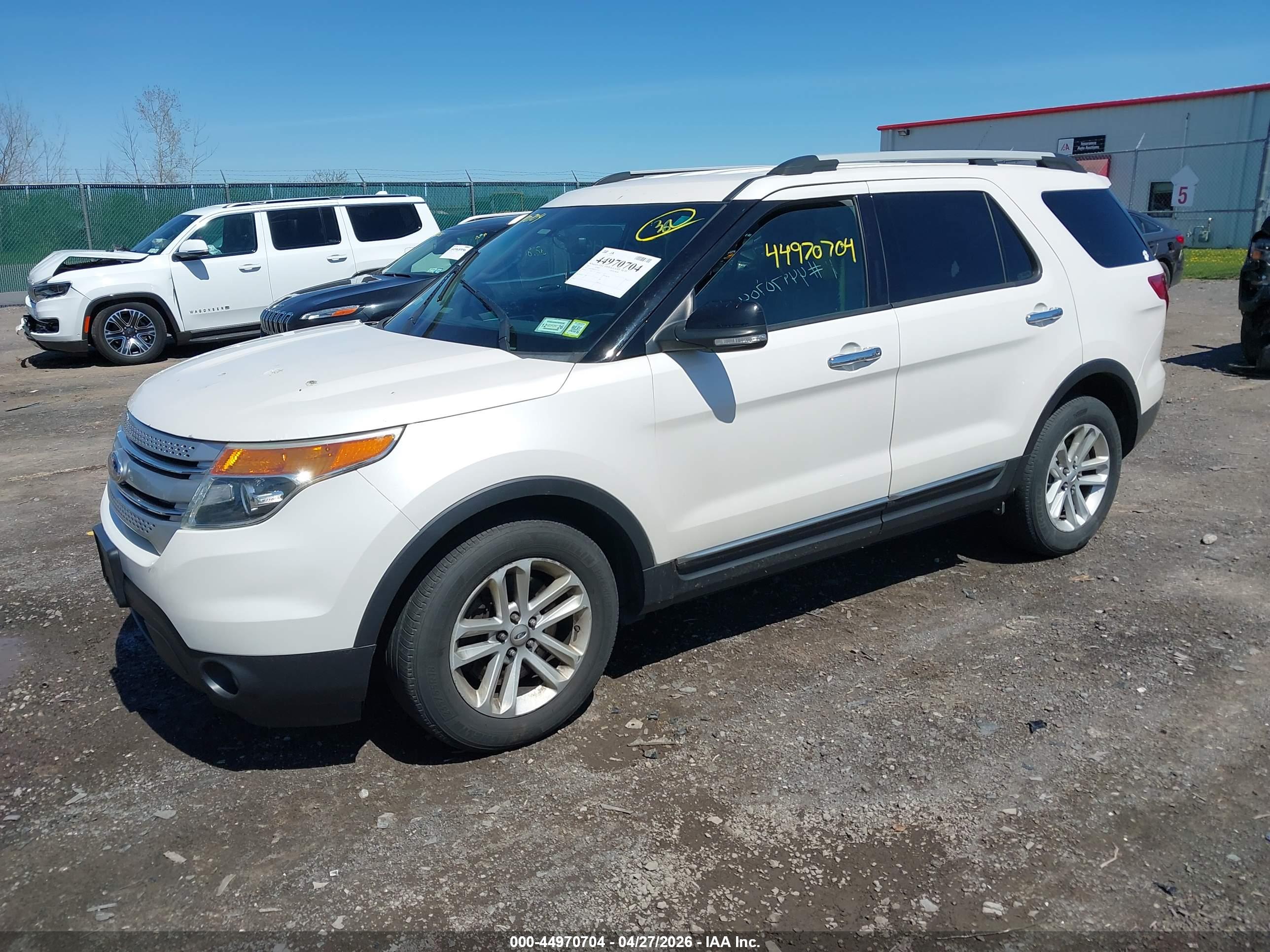 FORD EXPLORER image 2