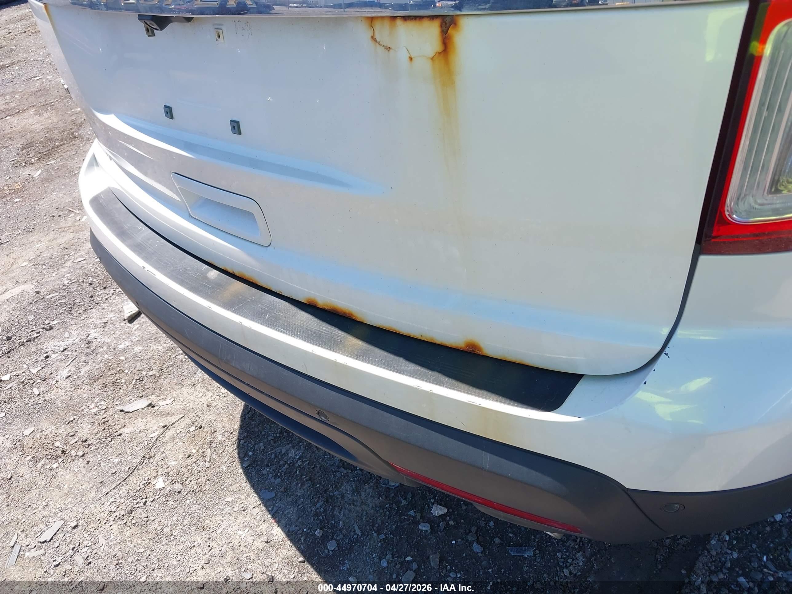 FORD EXPLORER image 6