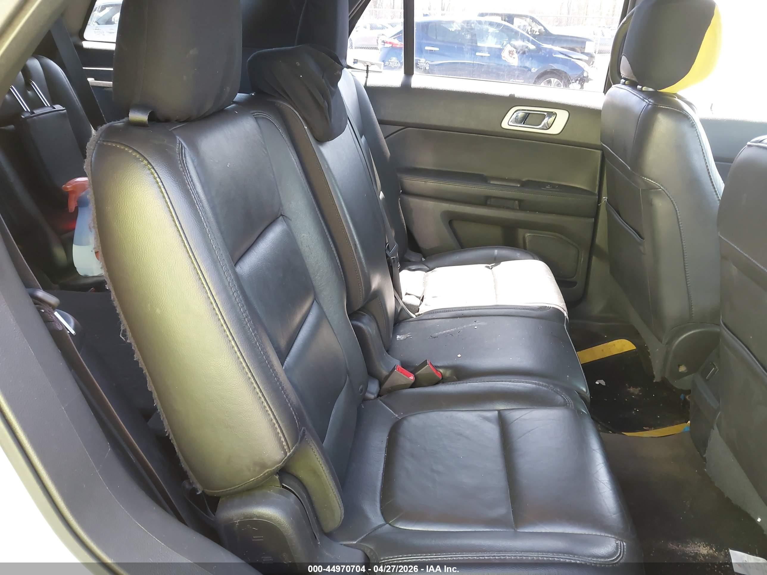 FORD EXPLORER image 8