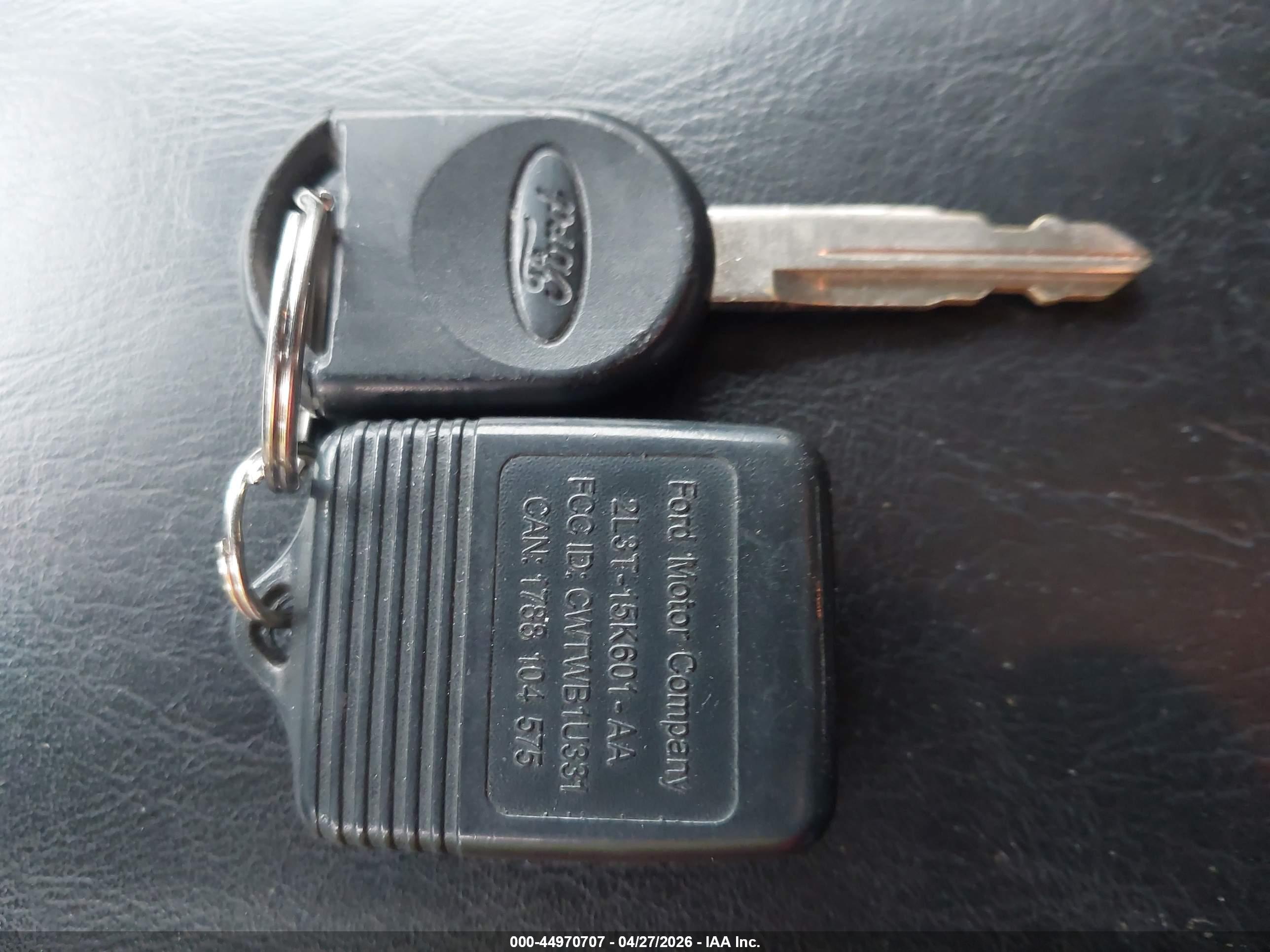 FORD ESCAPE image 11