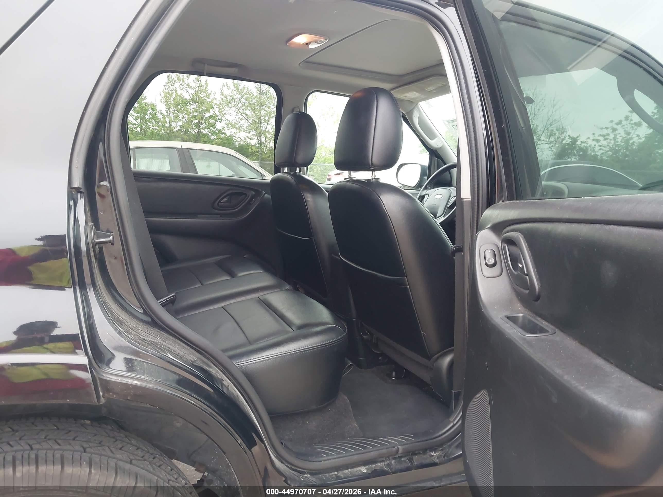 FORD ESCAPE image 8