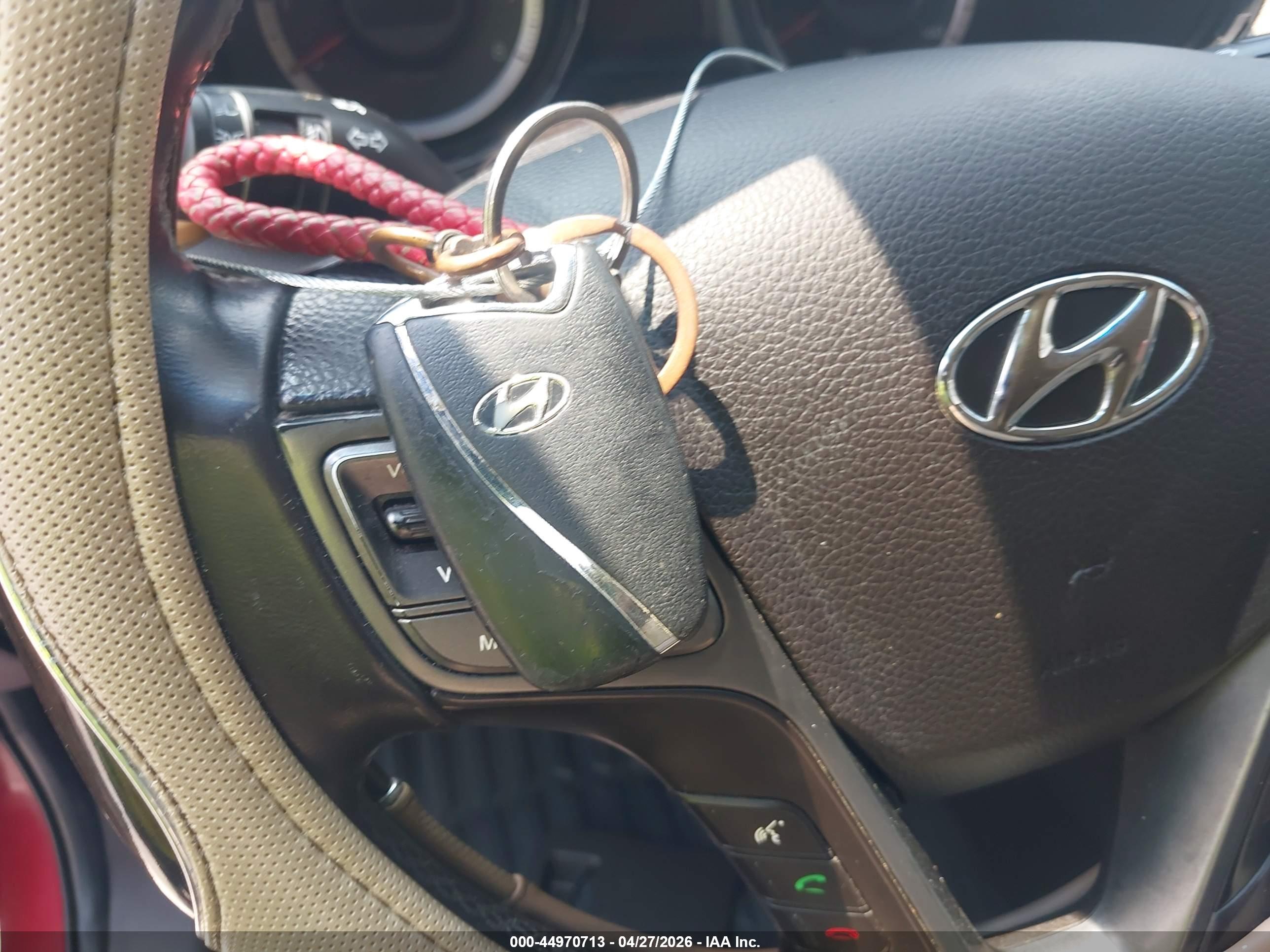 HYUNDAI SANTA image 11