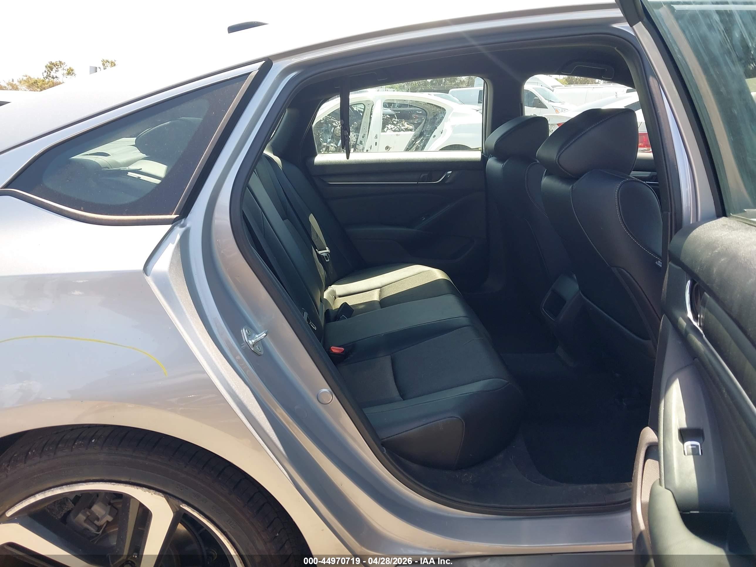 HONDA ACCORD image 8