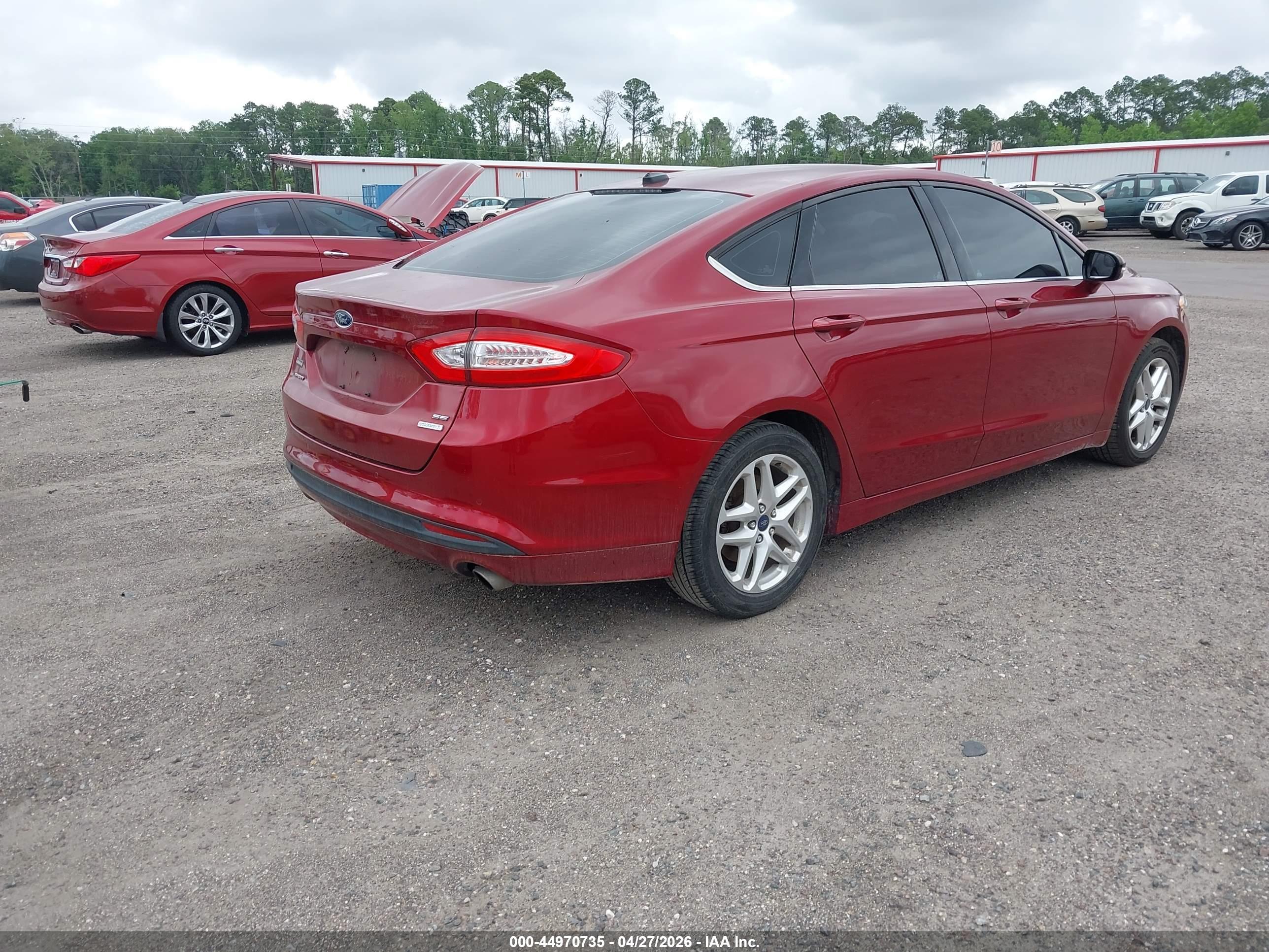 FORD FUSION image 4