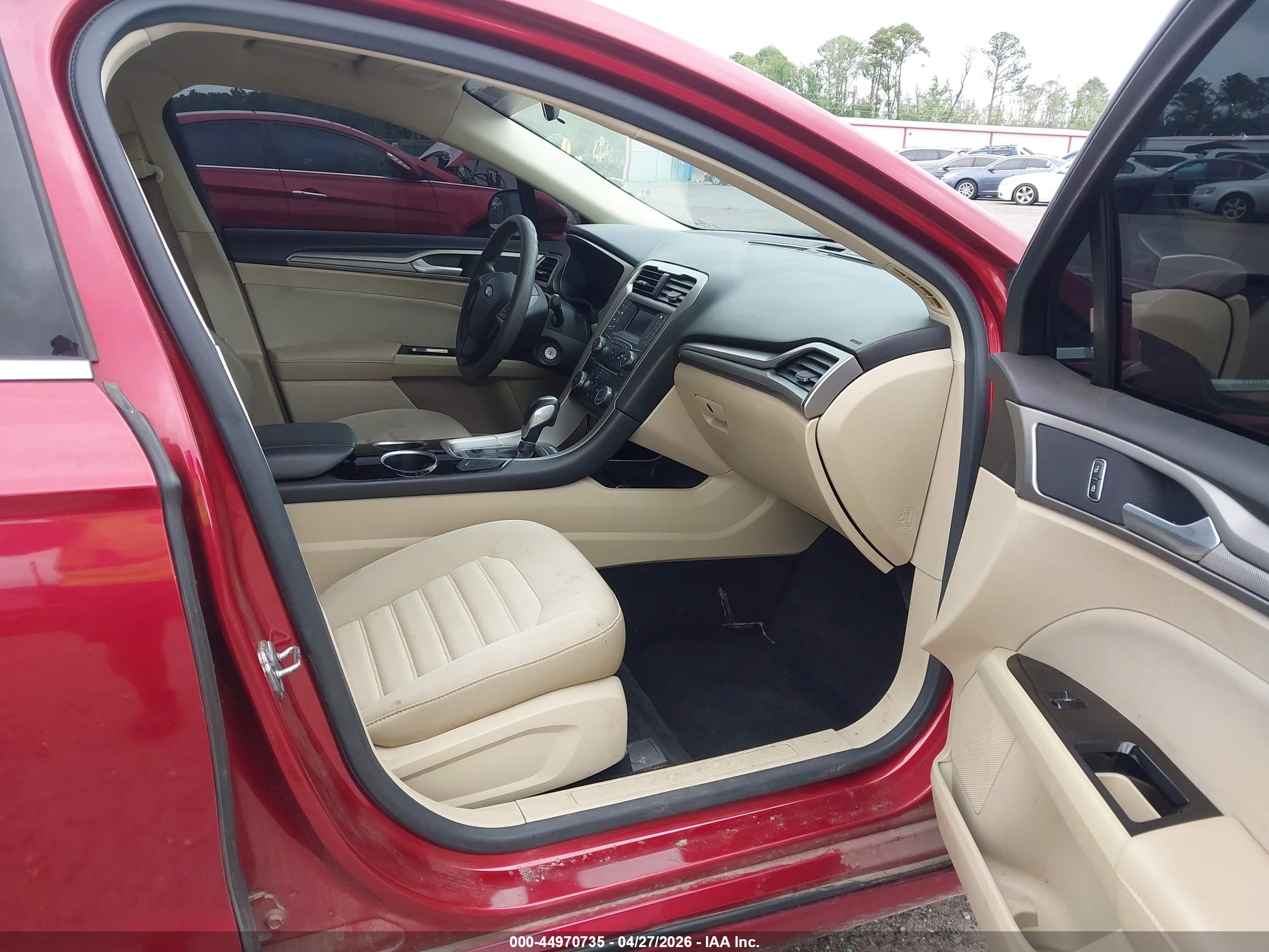 FORD FUSION image 5