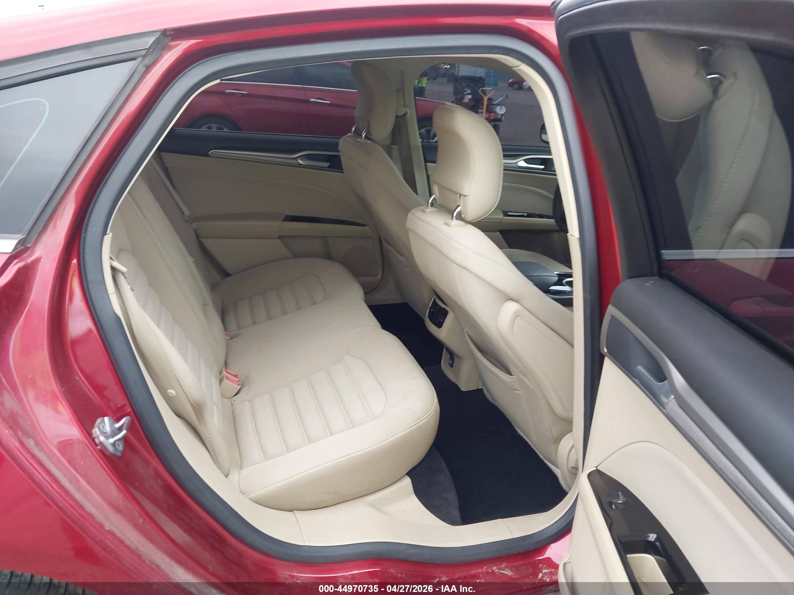 FORD FUSION image 8