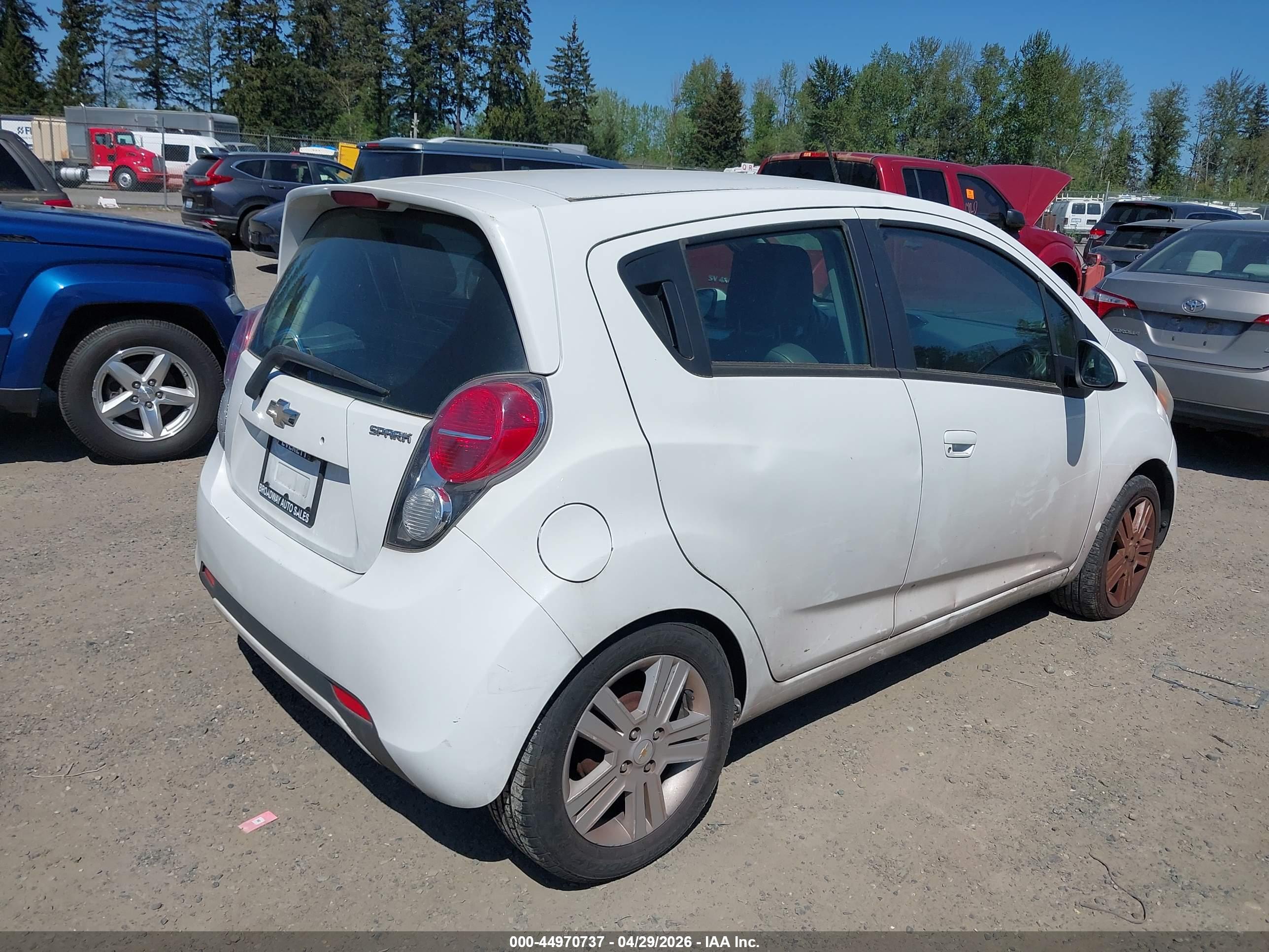 CHEVROLET SPARK image 4